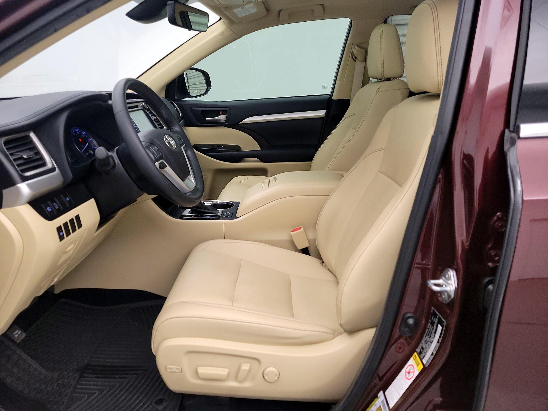 Thumbnail: 2019 Toyota Highlander - 11