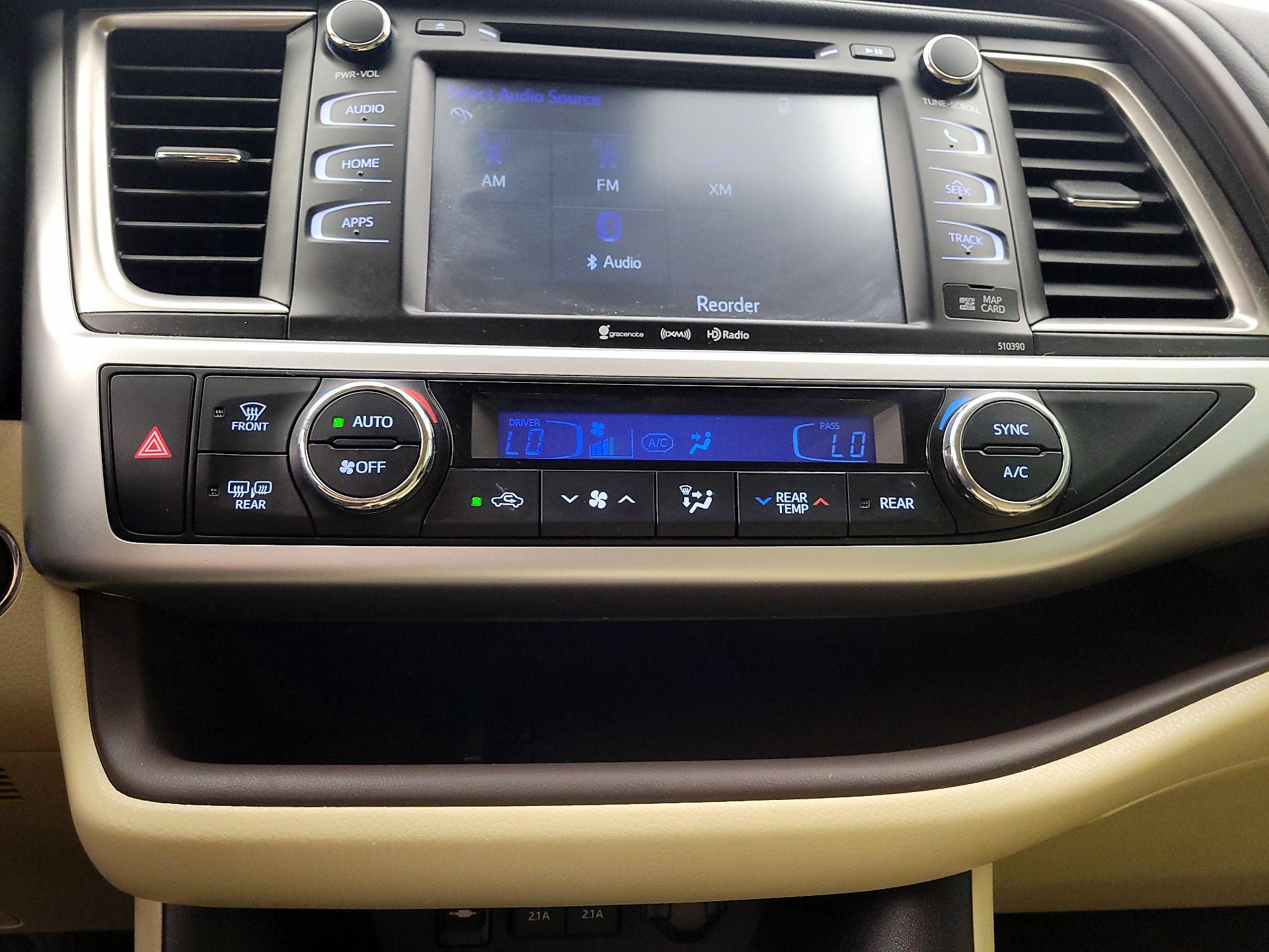 Thumbnail: 2019 Toyota Highlander - 16