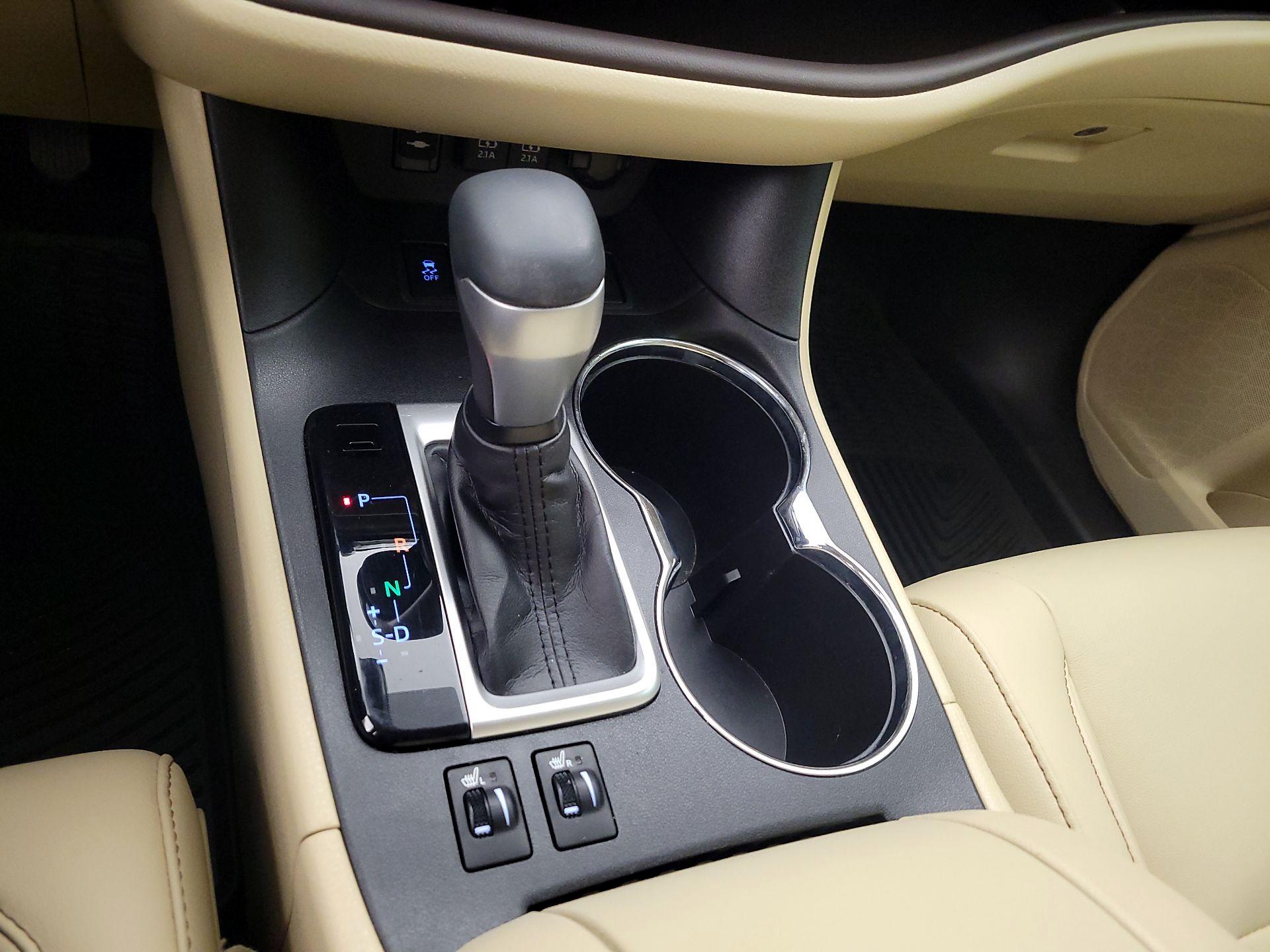 Thumbnail: 2019 Toyota Highlander - 17