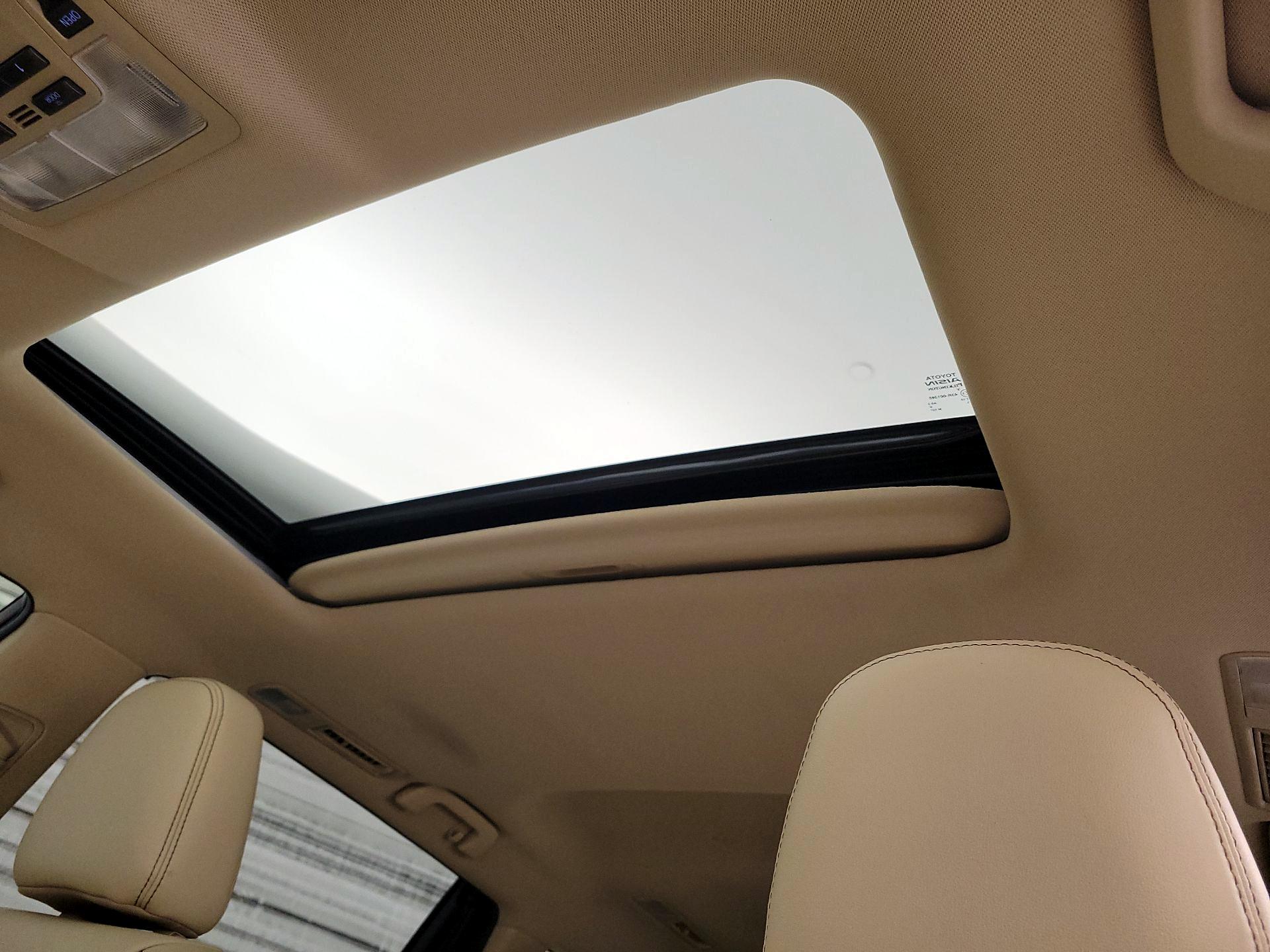 Thumbnail: 2019 Toyota Highlander - 19