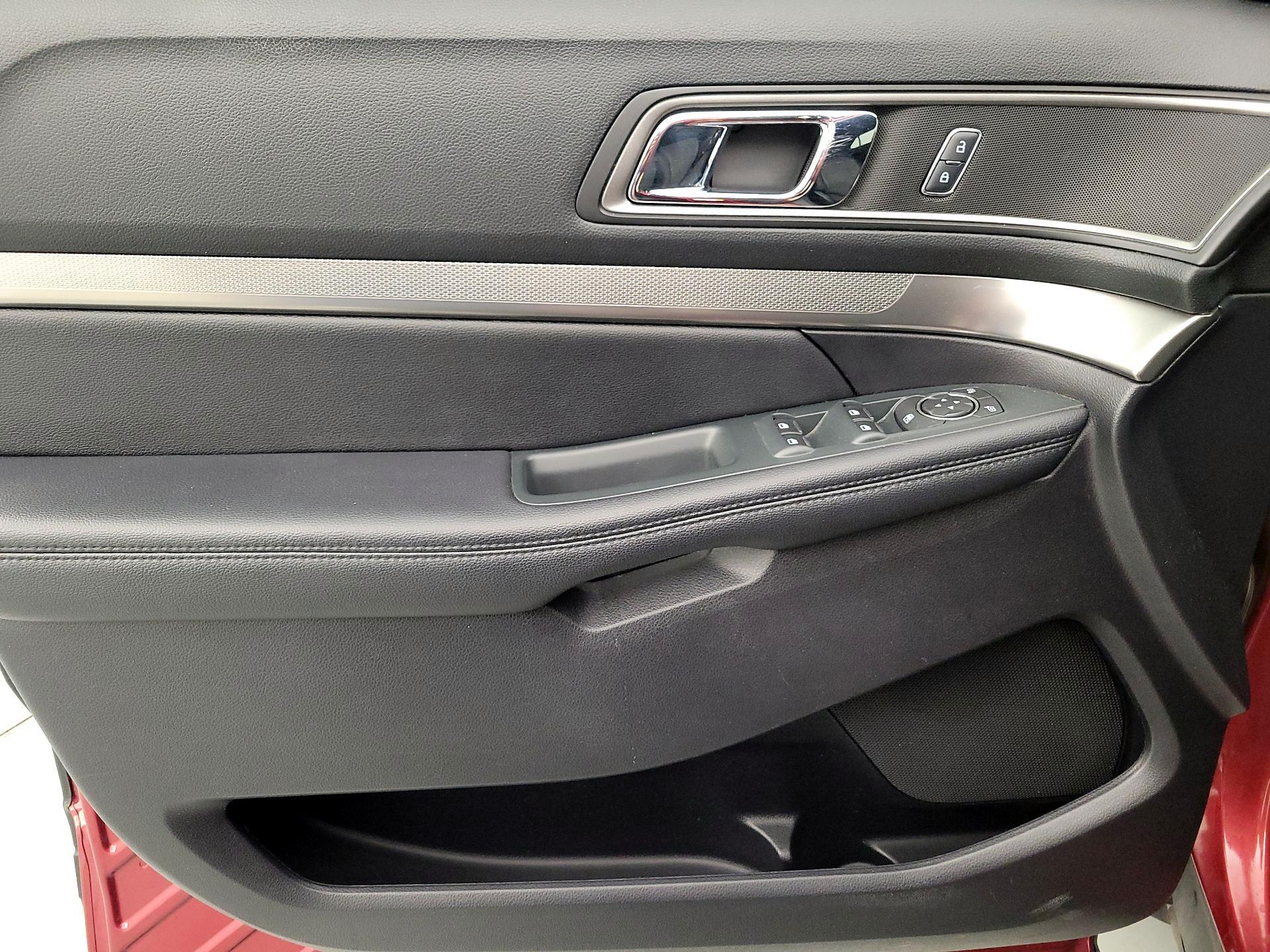 Thumbnail: 2019 Ford Explorer - 12