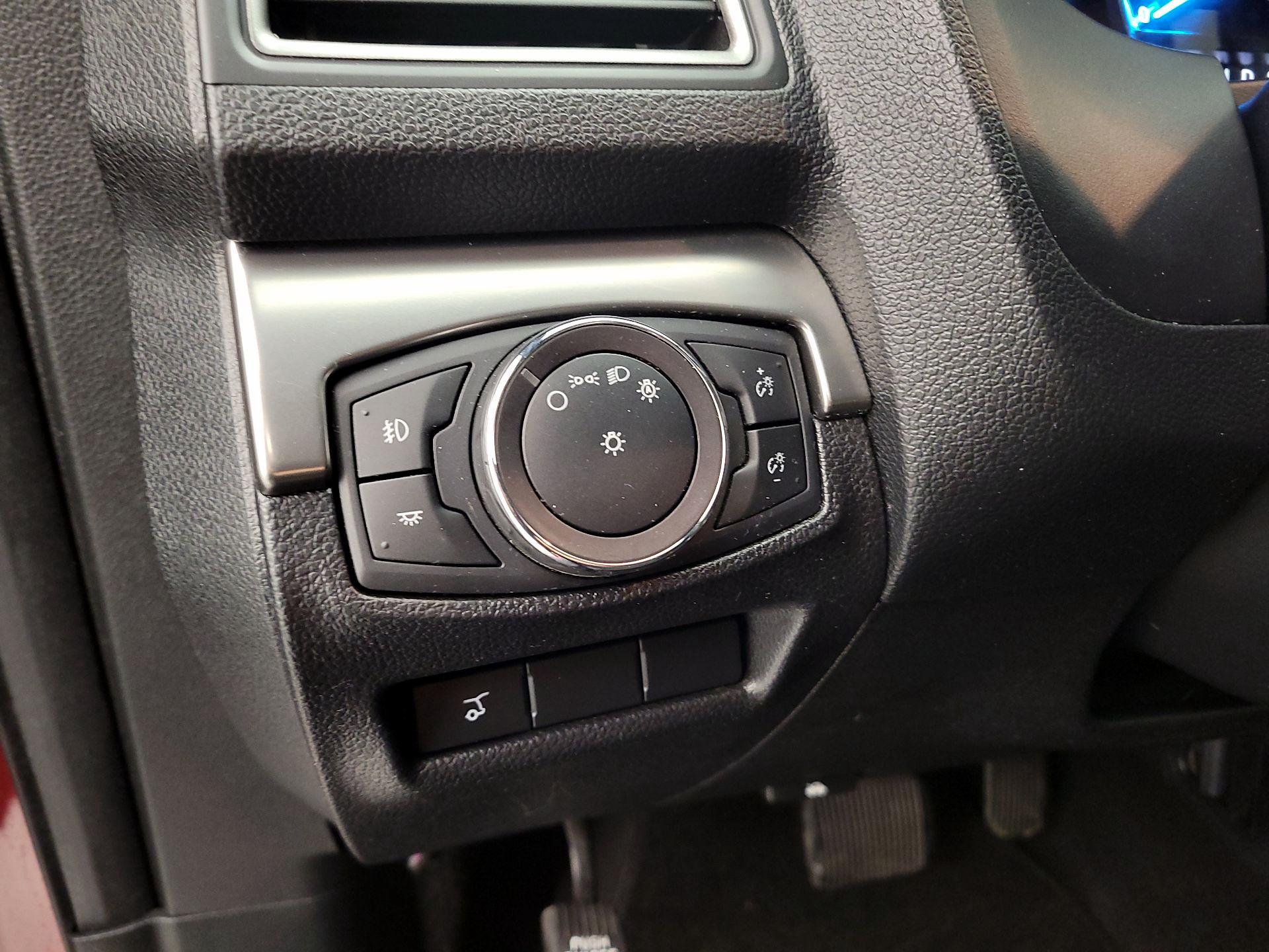 Thumbnail: 2019 Ford Explorer - 13