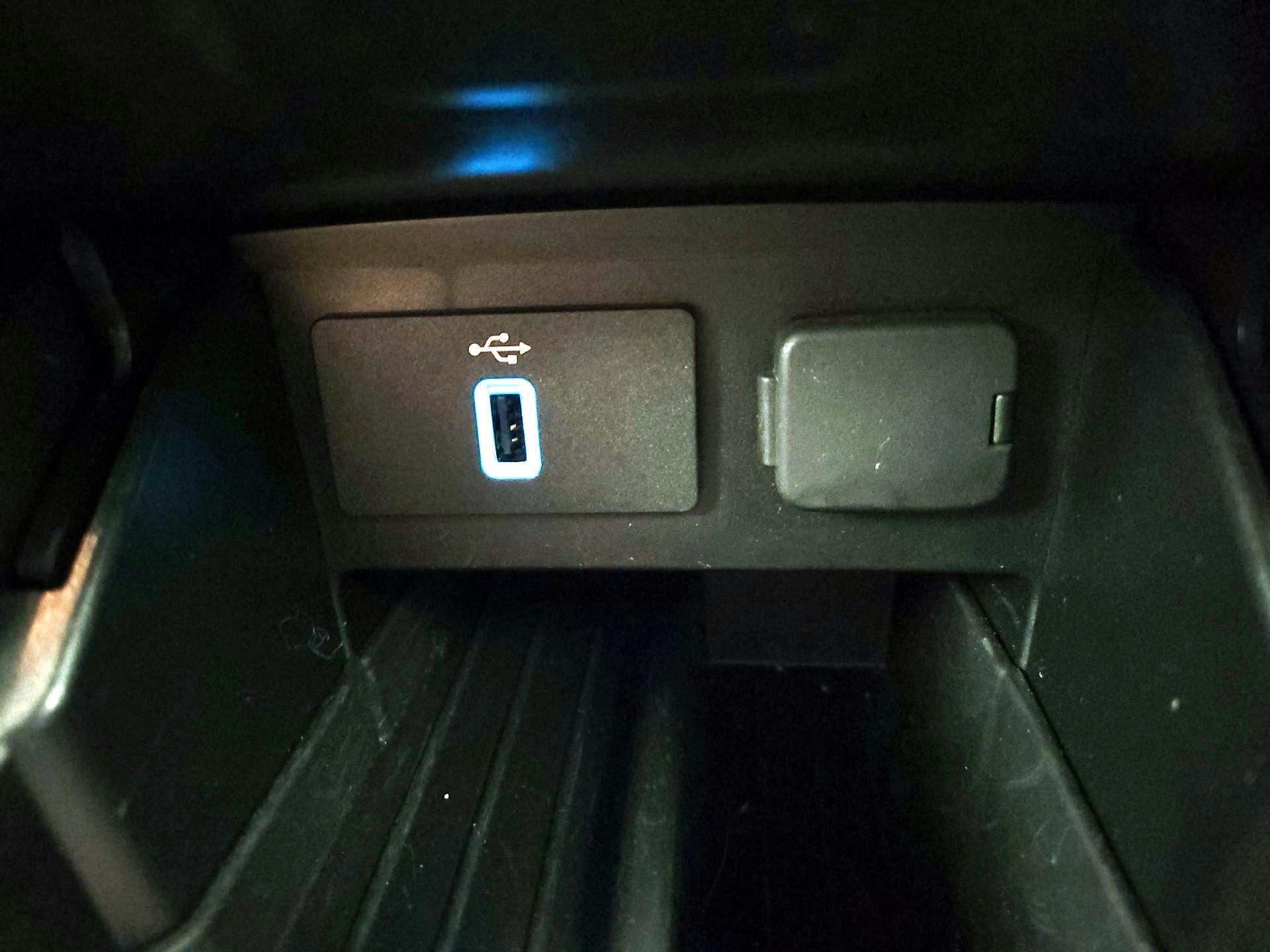 Thumbnail: 2019 Ford Explorer - 19