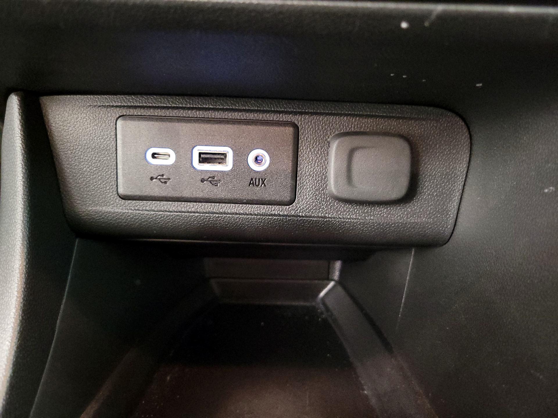 Thumbnail: 2023 Buick Encore GX - 18