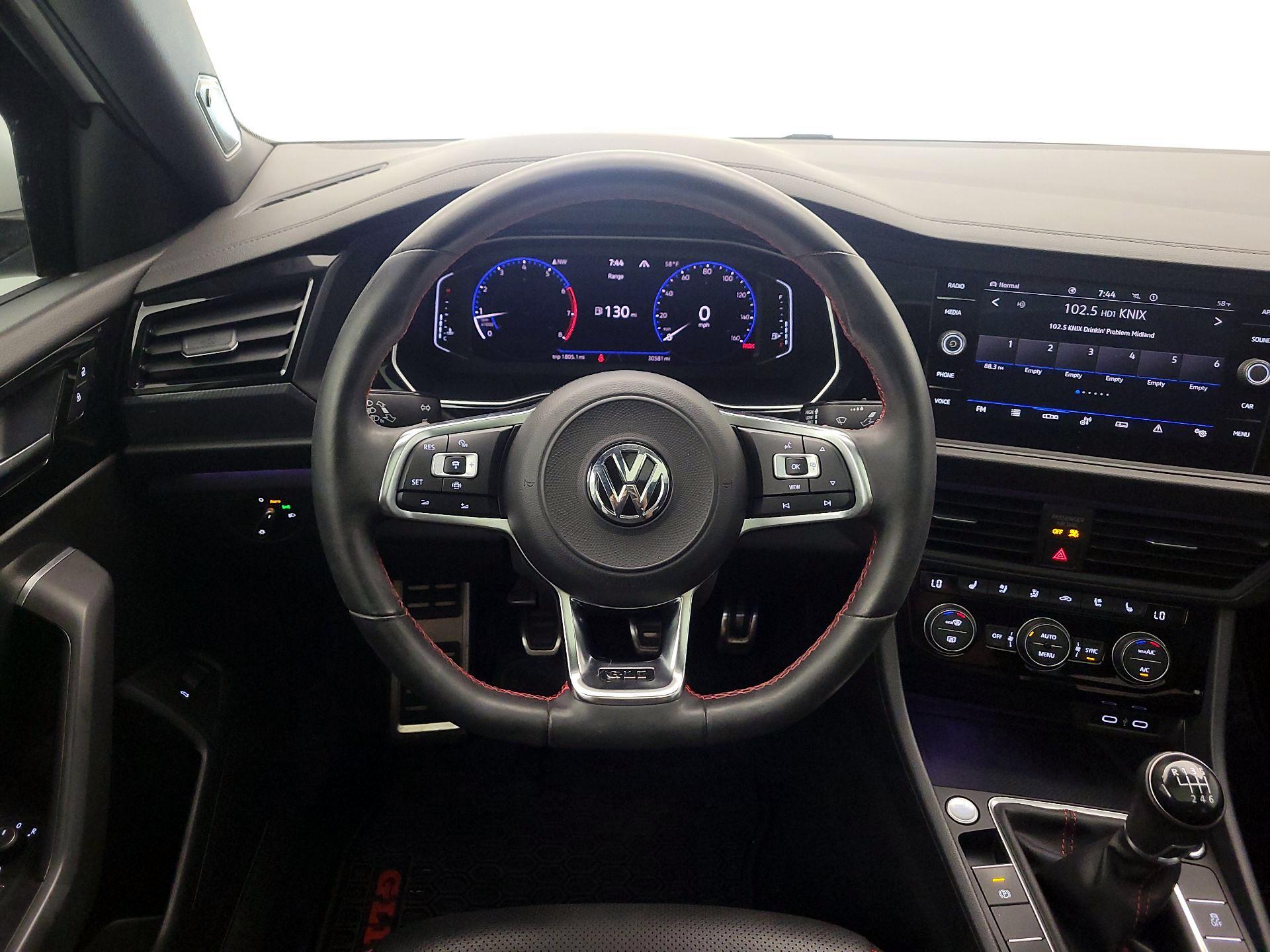 Thumbnail: 2021 Volkswagen Jetta - 10