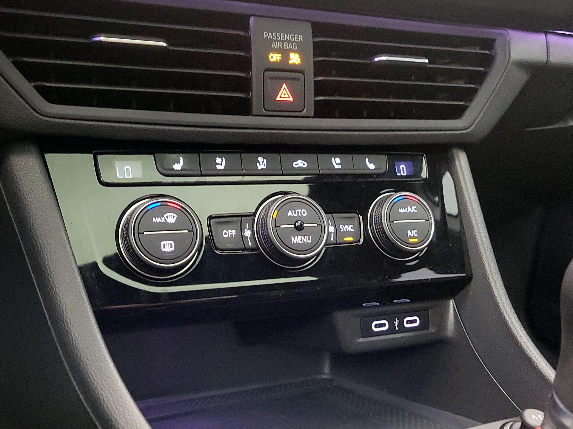 Thumbnail: 2021 Volkswagen Jetta - 16