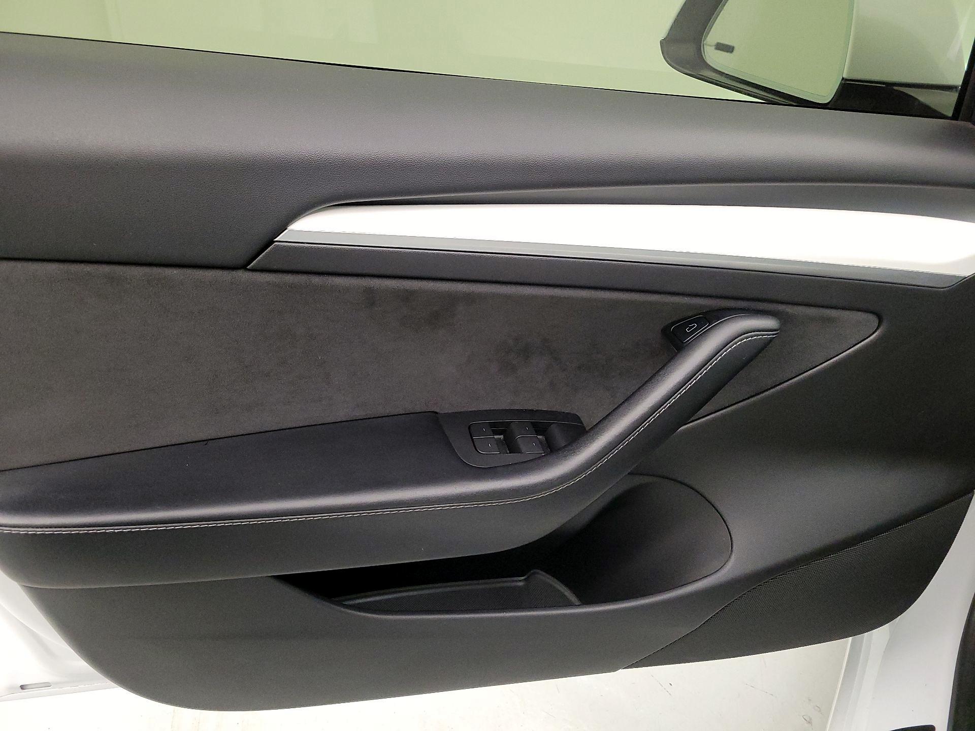 Thumbnail: 2021 Tesla Model 3 - 12