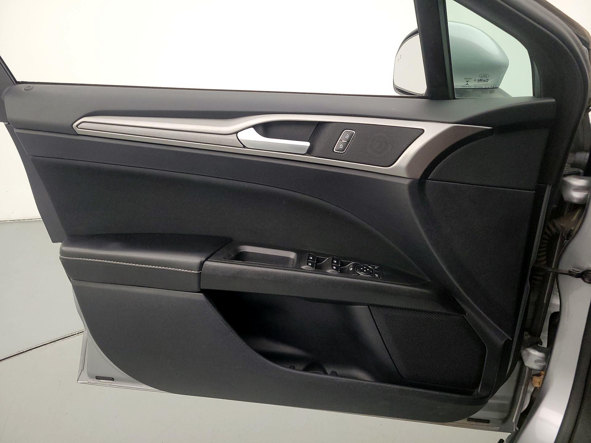 Thumbnail: 2020 Ford Fusion - 12