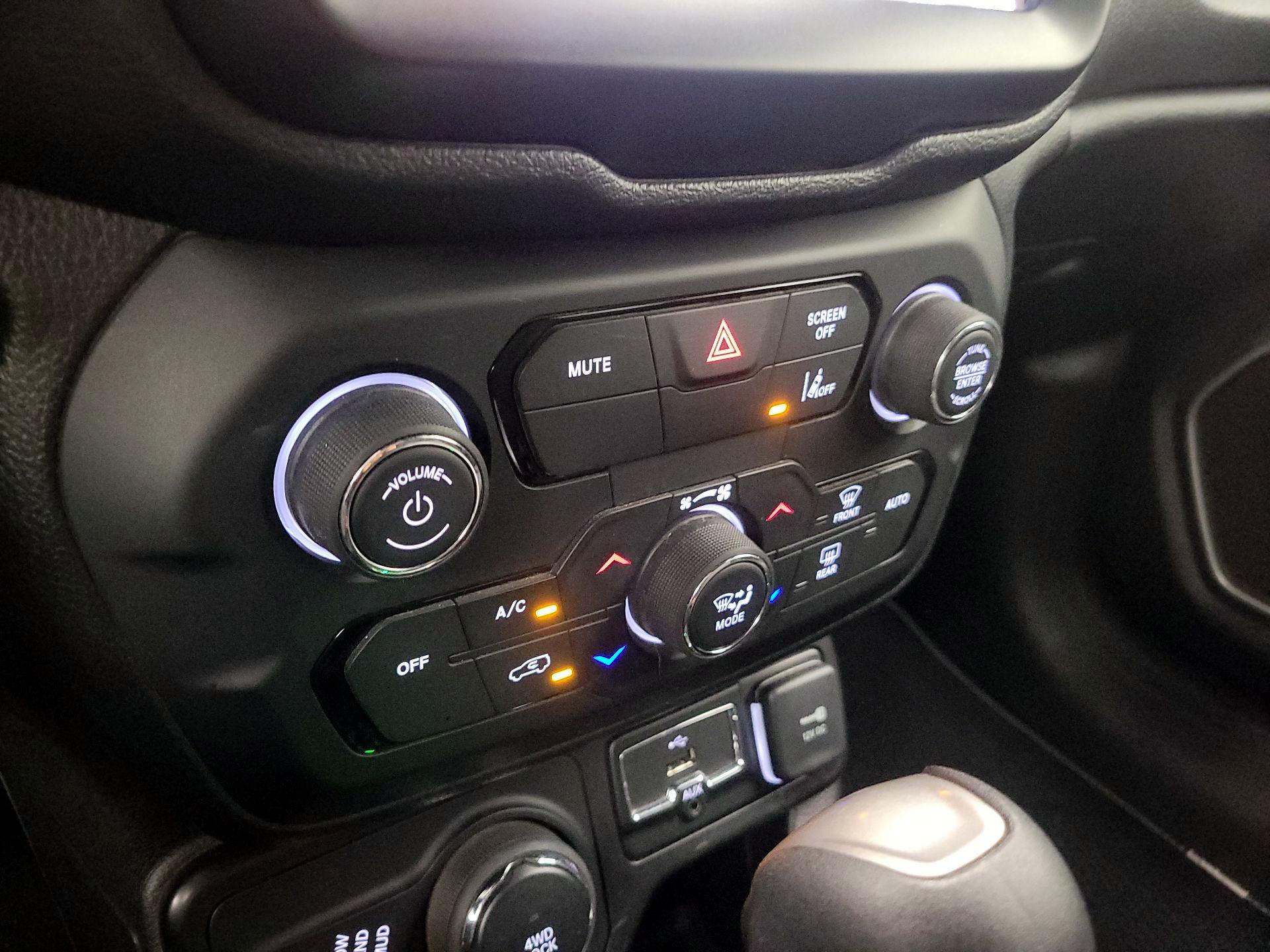 Thumbnail: 2021 Jeep Renegade - 16