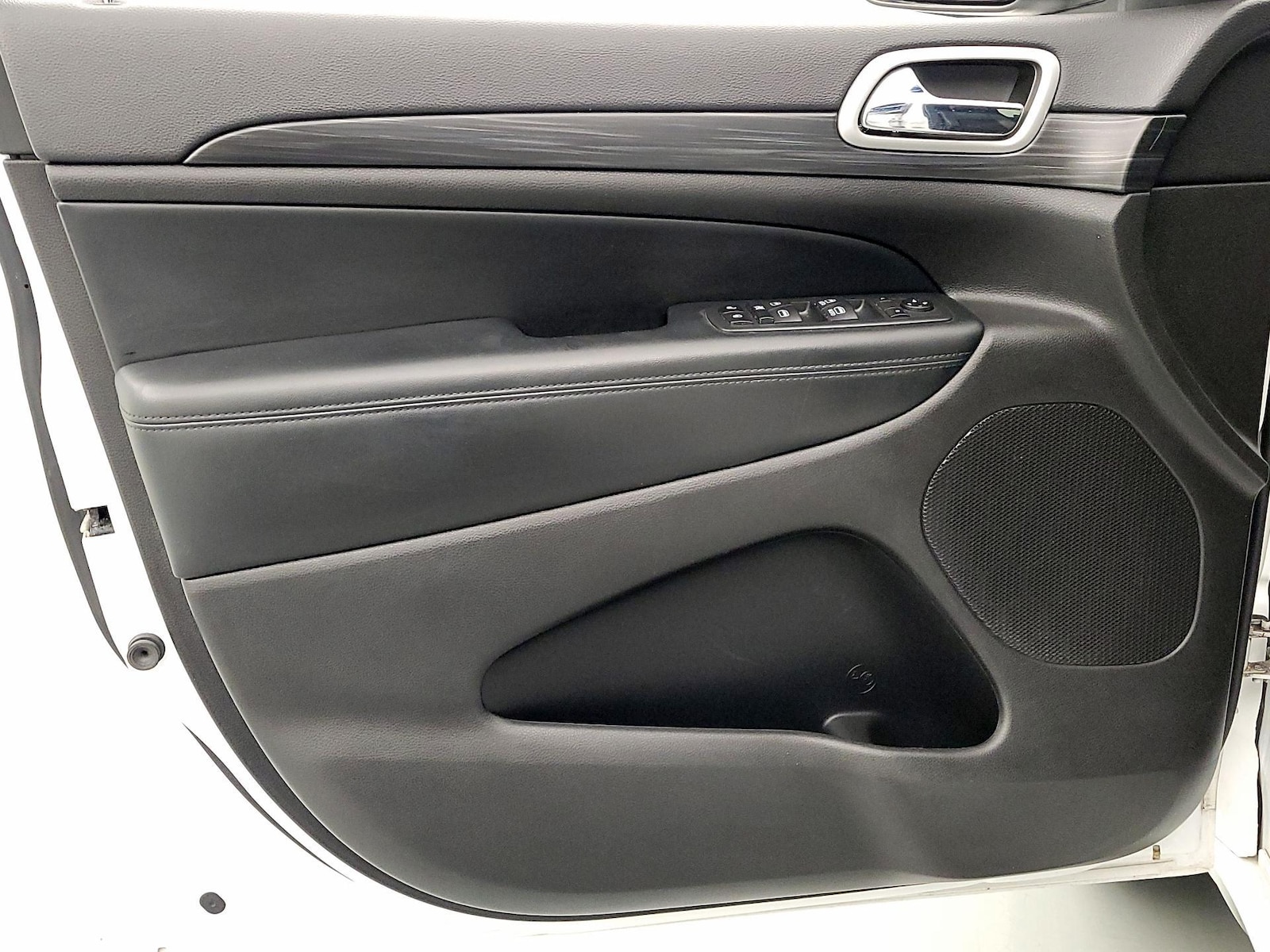 2020 Jeep Grand Cherokee Altitude - Photo 13