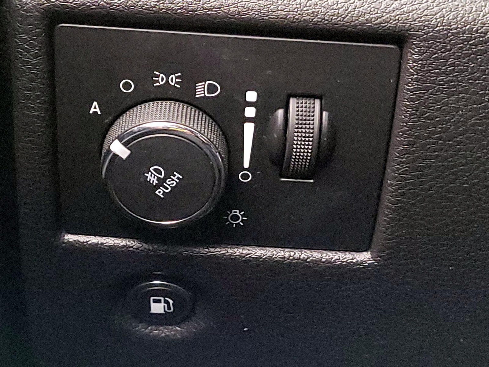 2020 Jeep Grand Cherokee Altitude - Photo 14