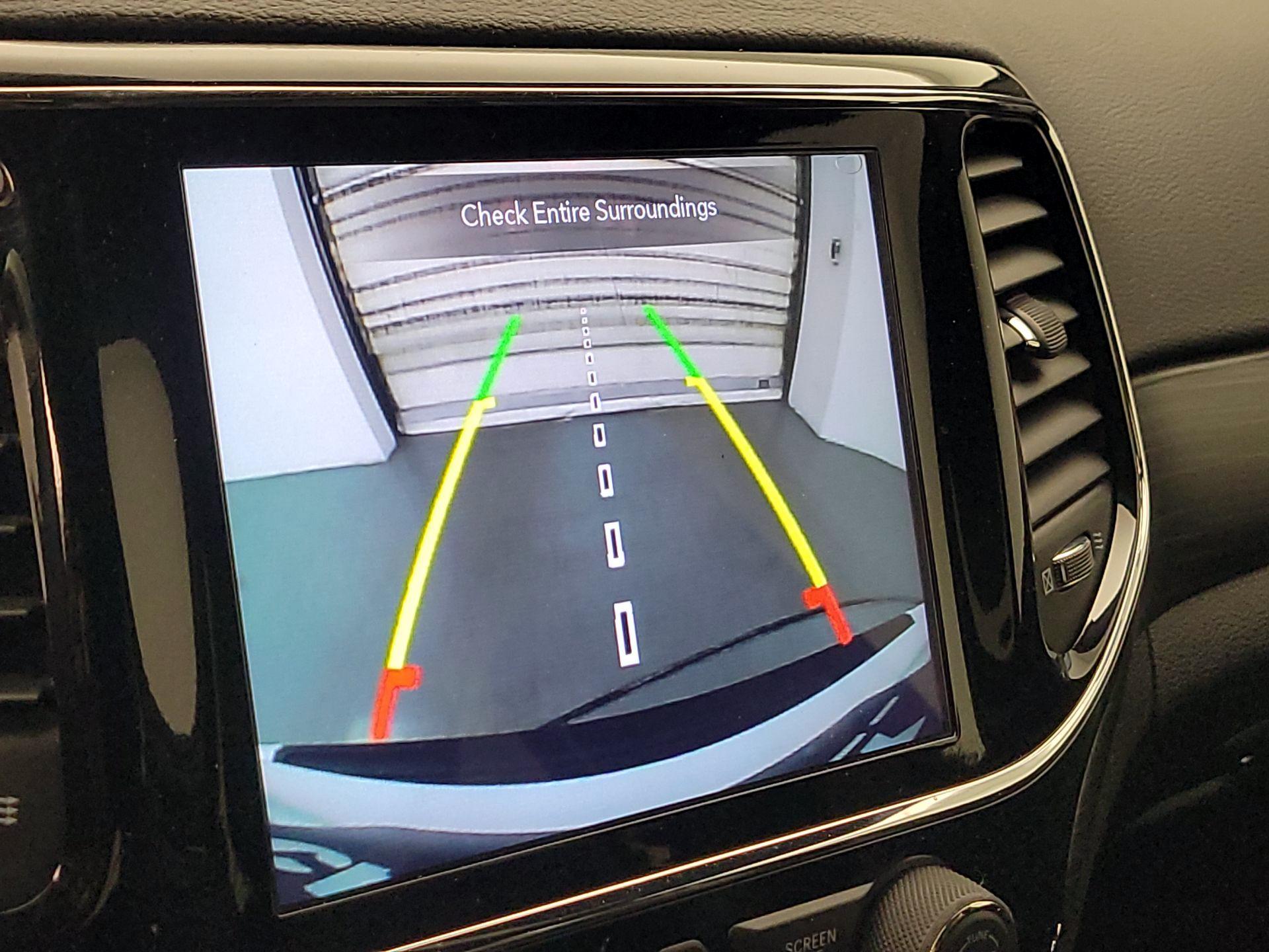 Thumbnail: 2020 Jeep Grand Cherokee - 15