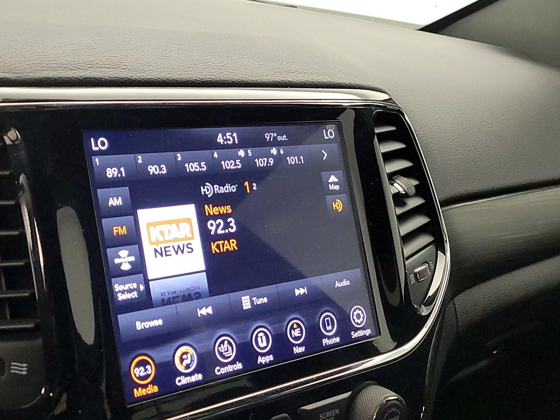 Thumbnail: 2020 Jeep Grand Cherokee - 16