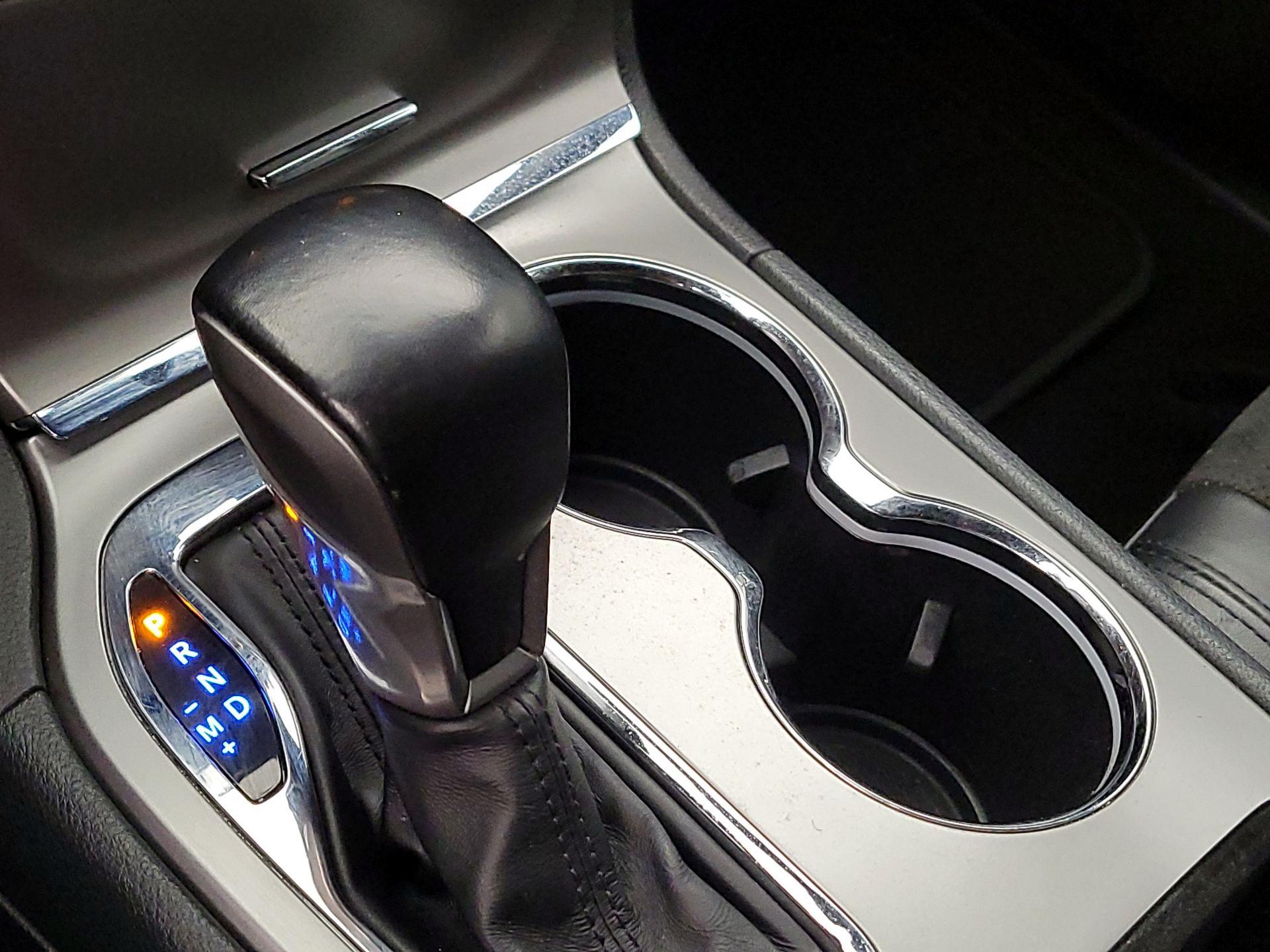 Thumbnail: 2020 Jeep Grand Cherokee - 18