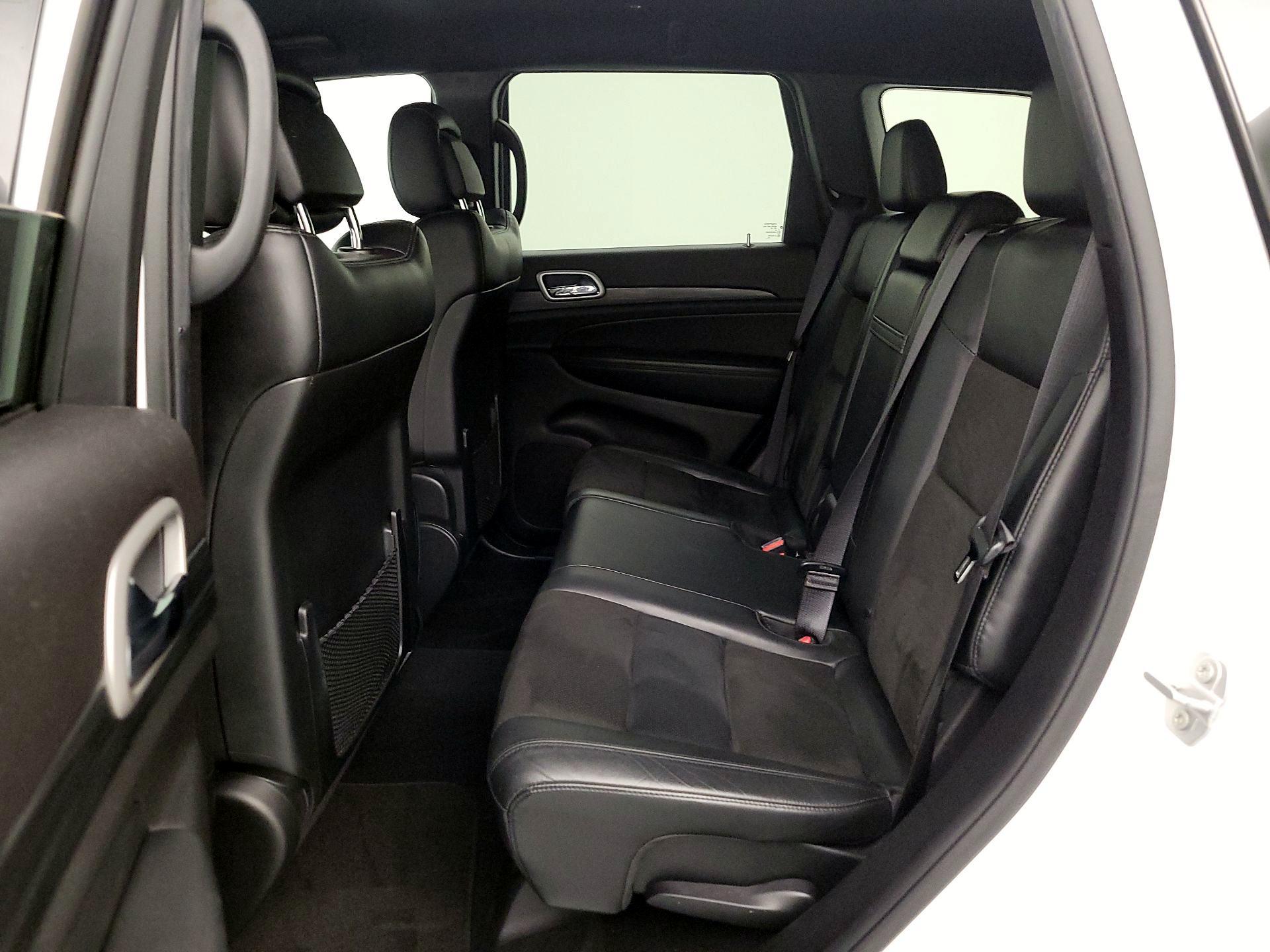 Thumbnail: 2020 Jeep Grand Cherokee - 20