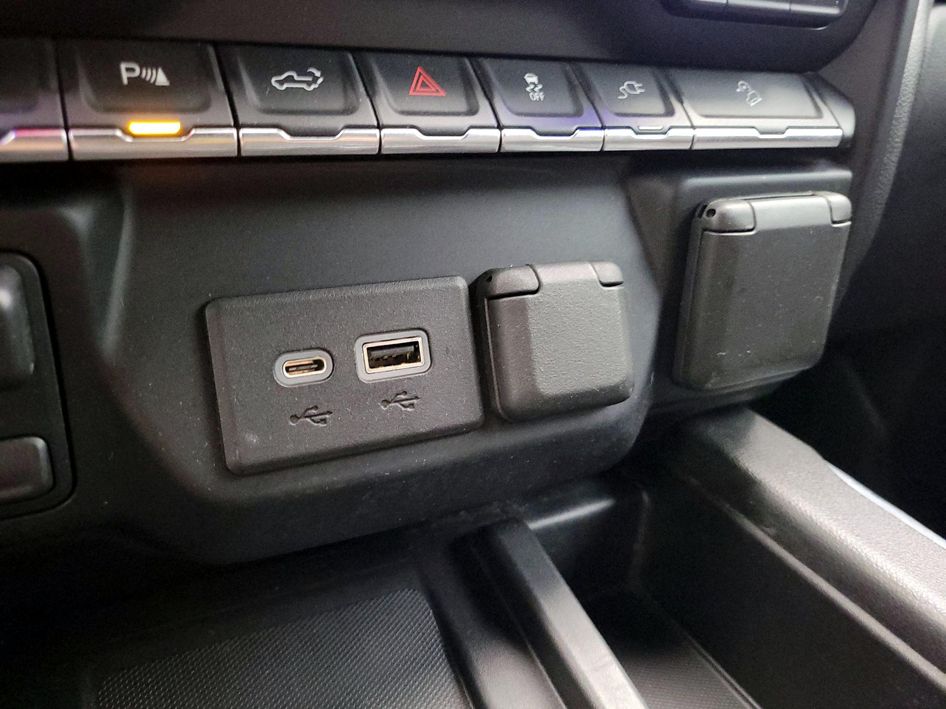 Thumbnail: 2021 GMC Sierra 2500 - 18