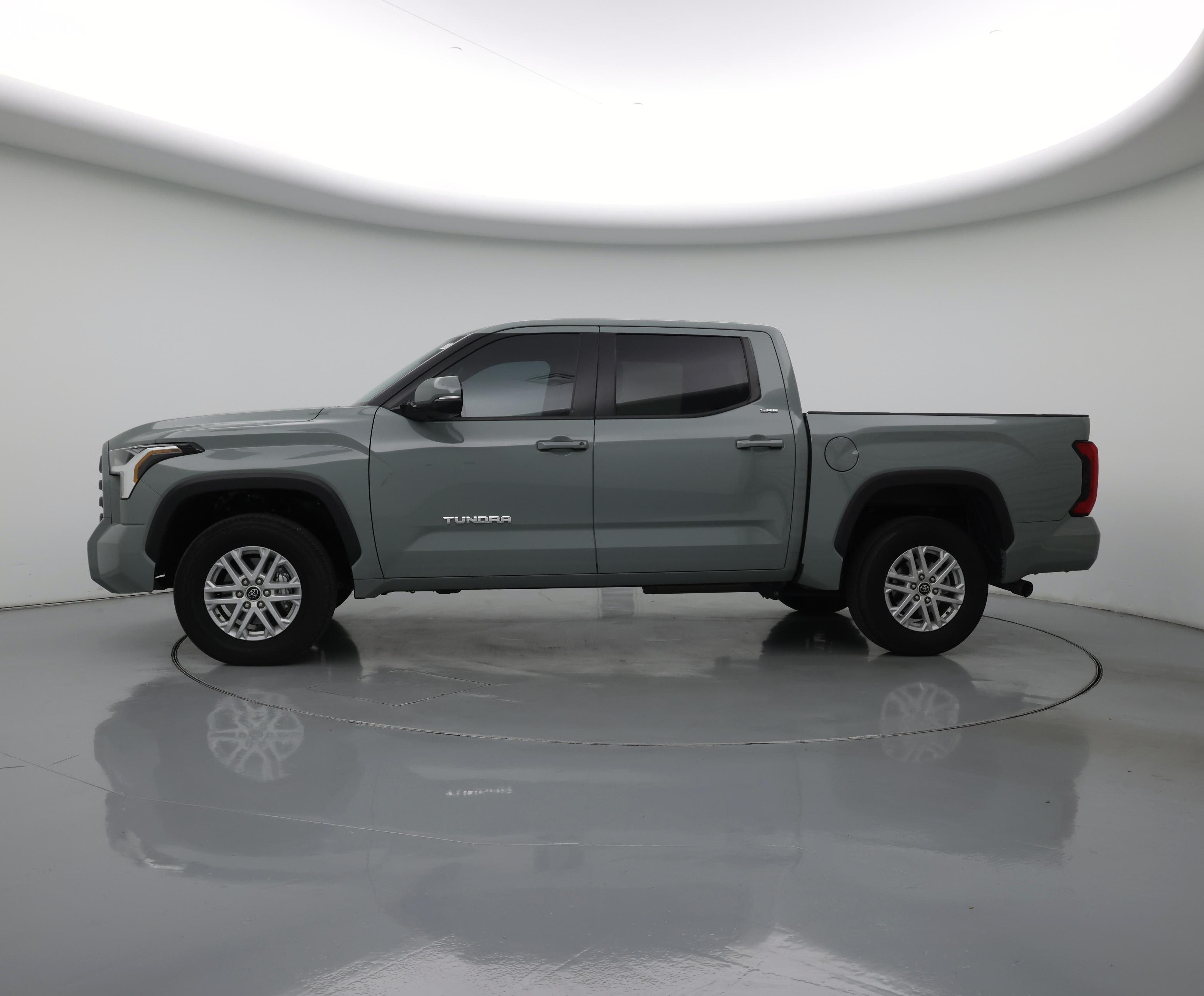 Thumbnail: 2024 Toyota Tundra - 3