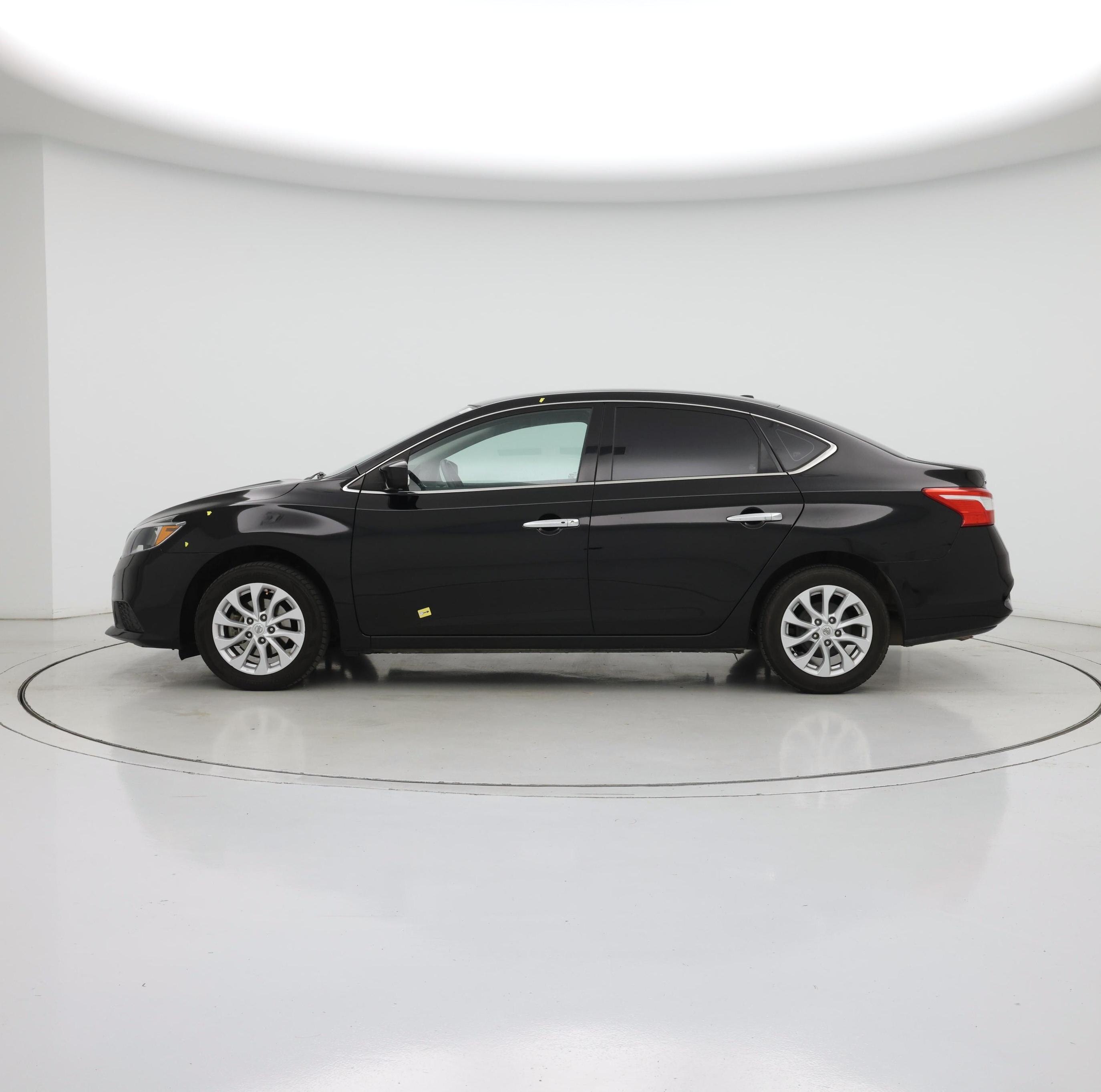 Thumbnail: 2018 Nissan Sentra - 3