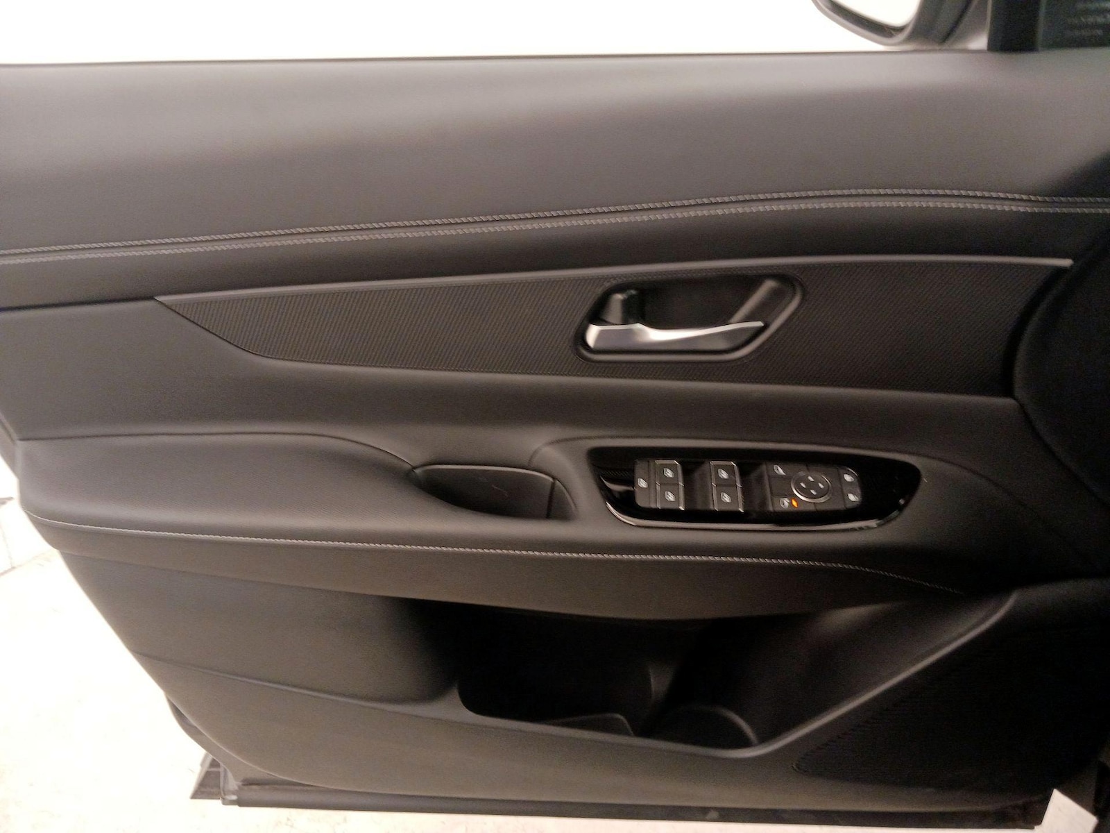 2025 Nissan Murano SV - Photo 13