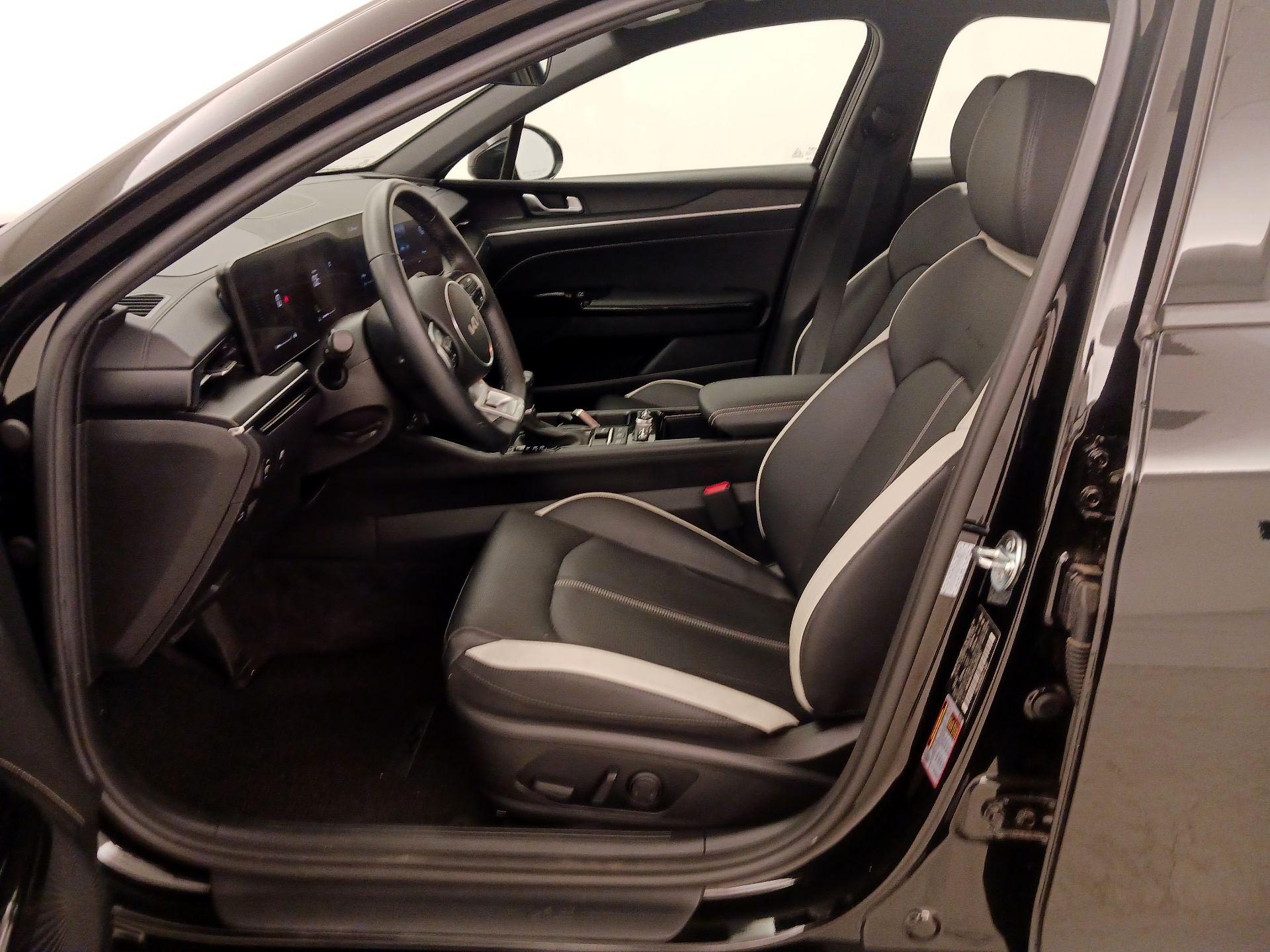 Thumbnail: 2025 Kia K5 - 11