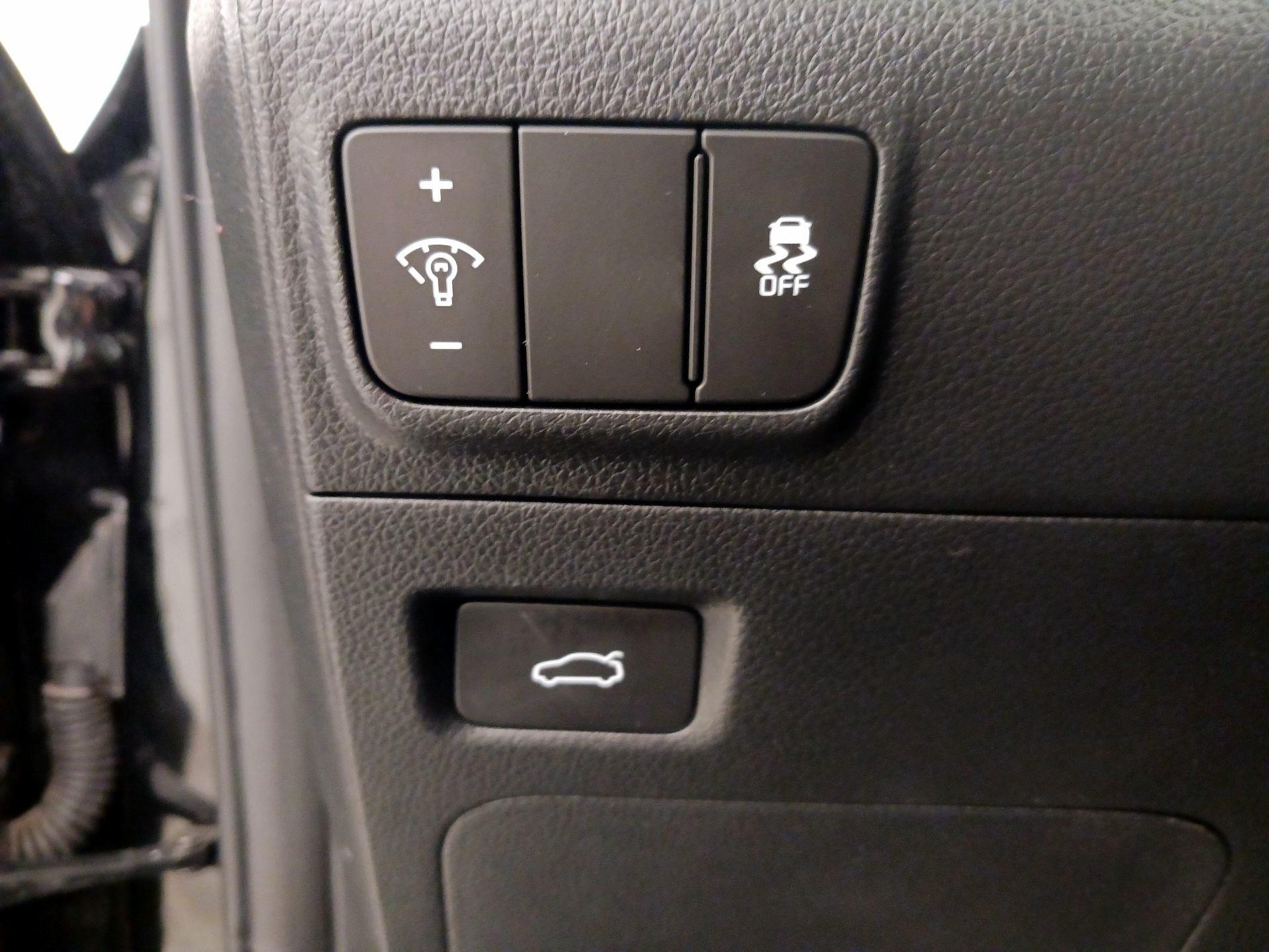 Thumbnail: 2025 Kia K5 - 13