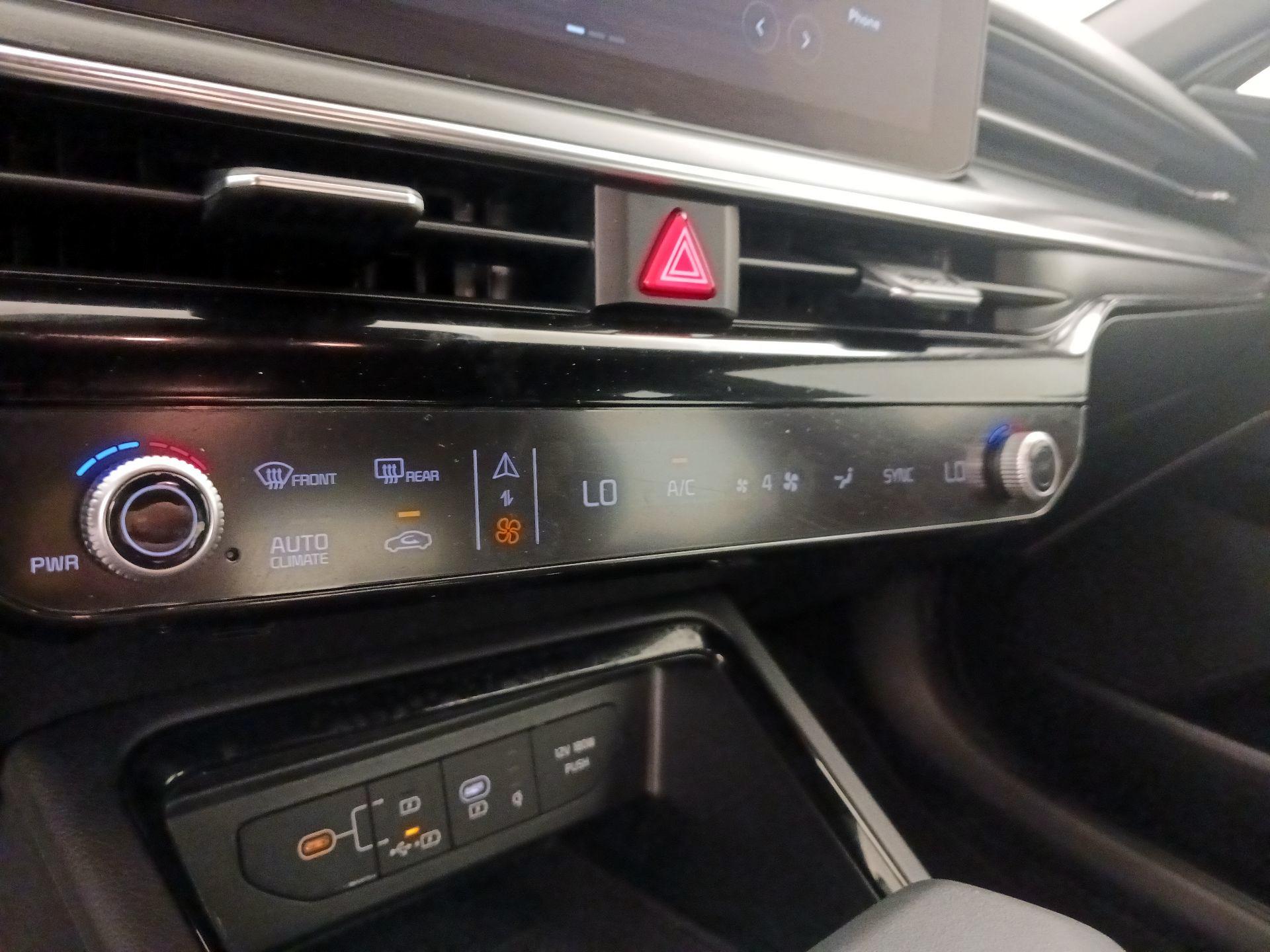 Thumbnail: 2025 Kia K5 - 17