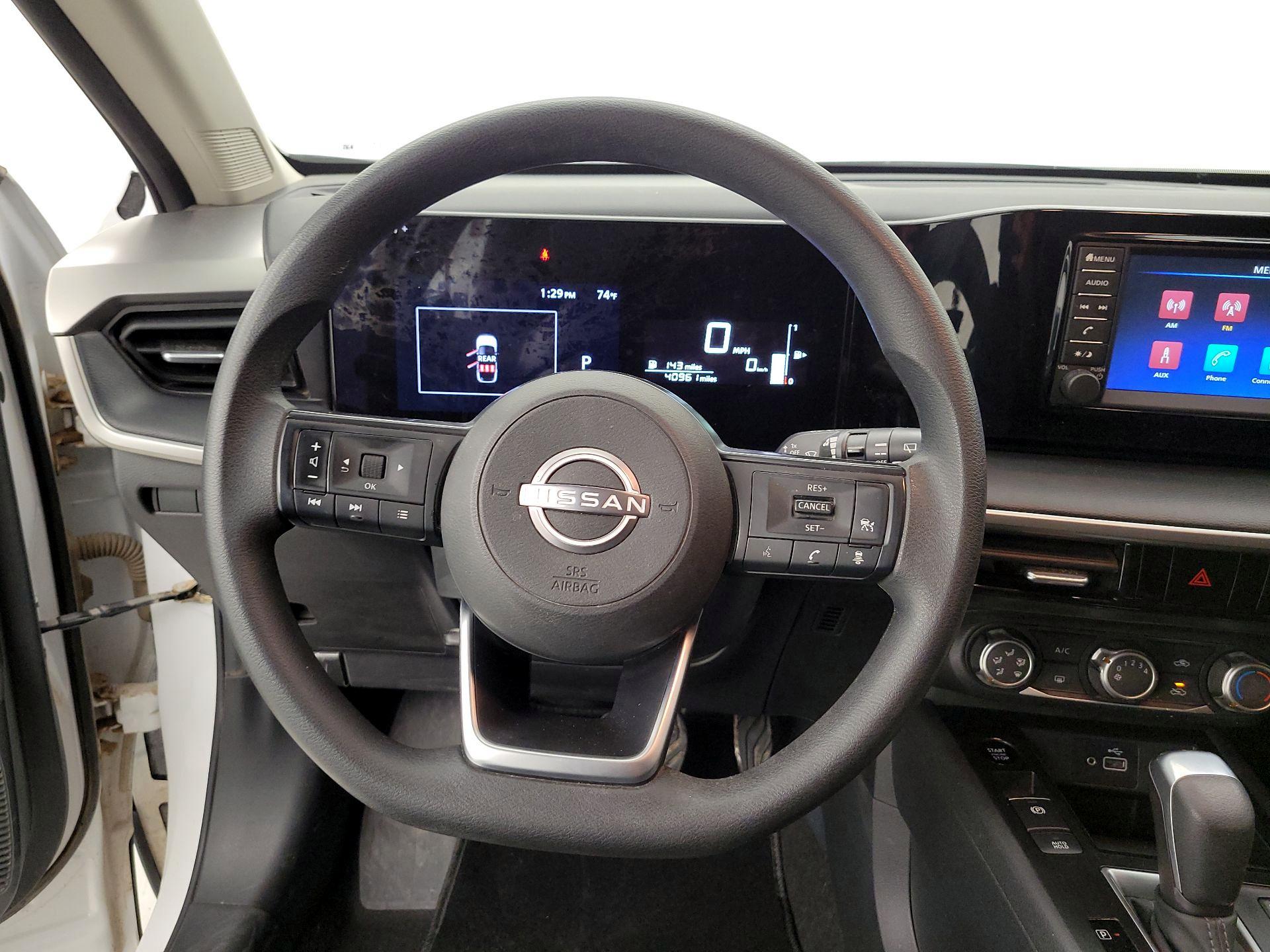 Thumbnail: 2025 Nissan Kicks - 10