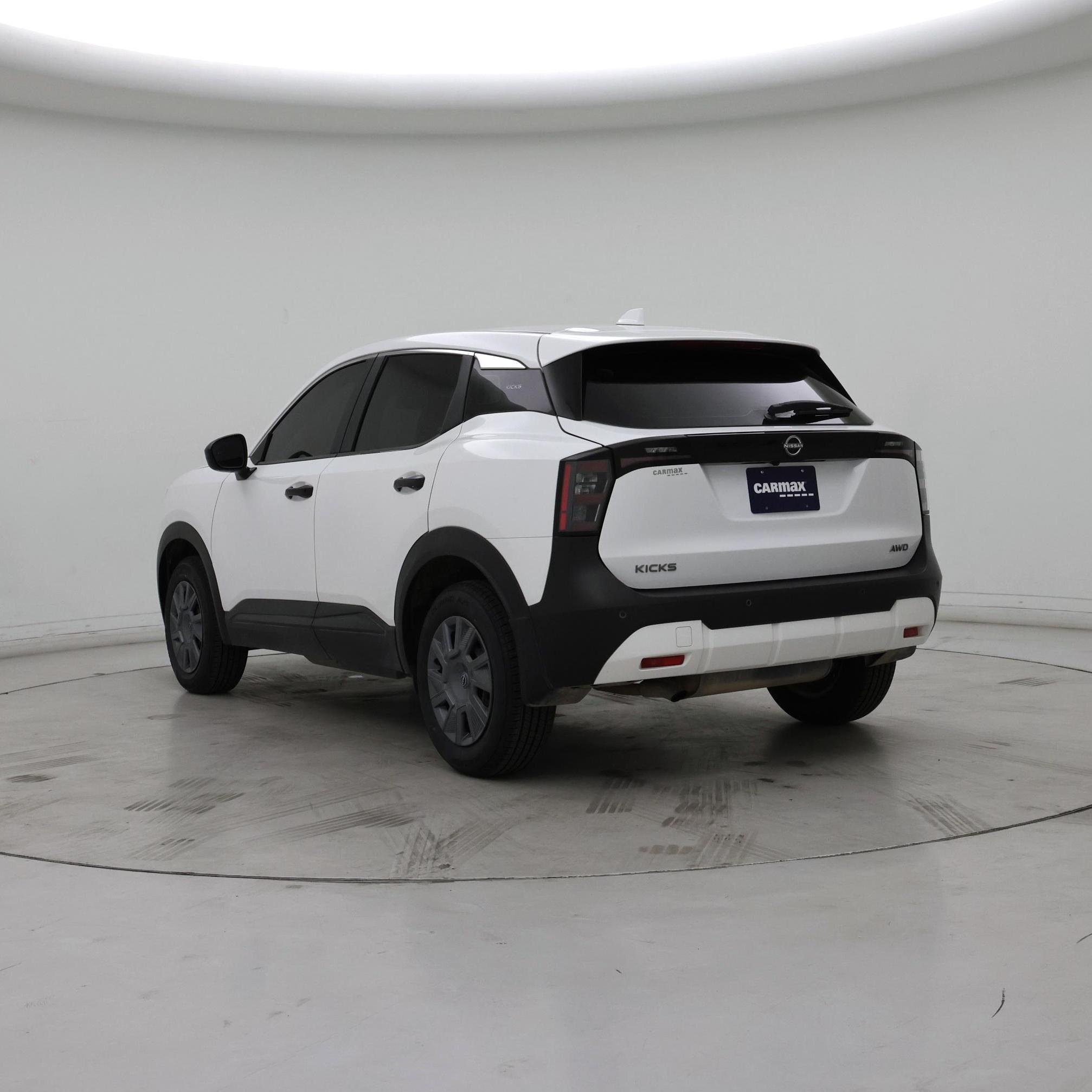 Thumbnail: 2025 Nissan Kicks - 2