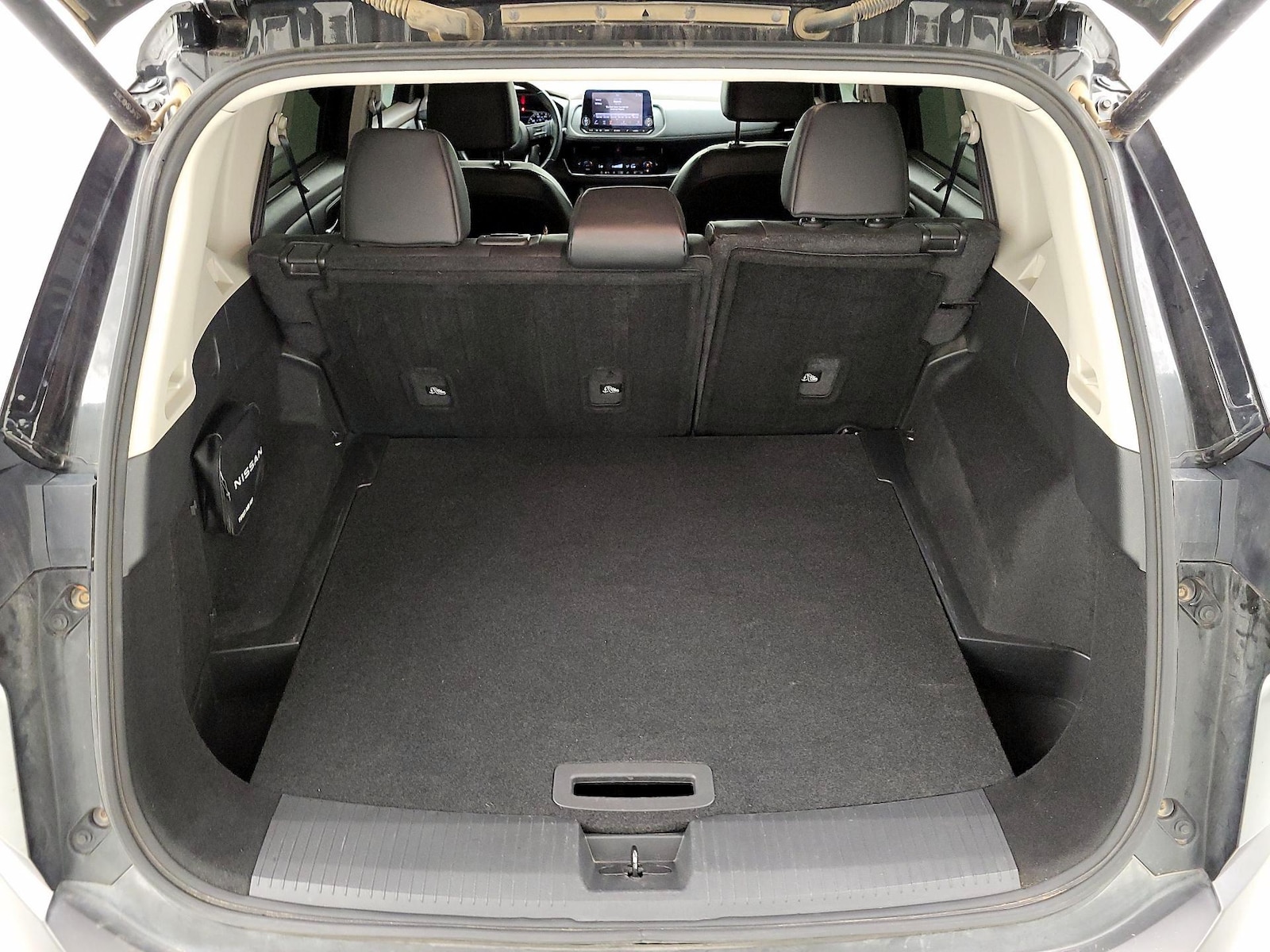 2023 Nissan Rogue SV - Photo 17