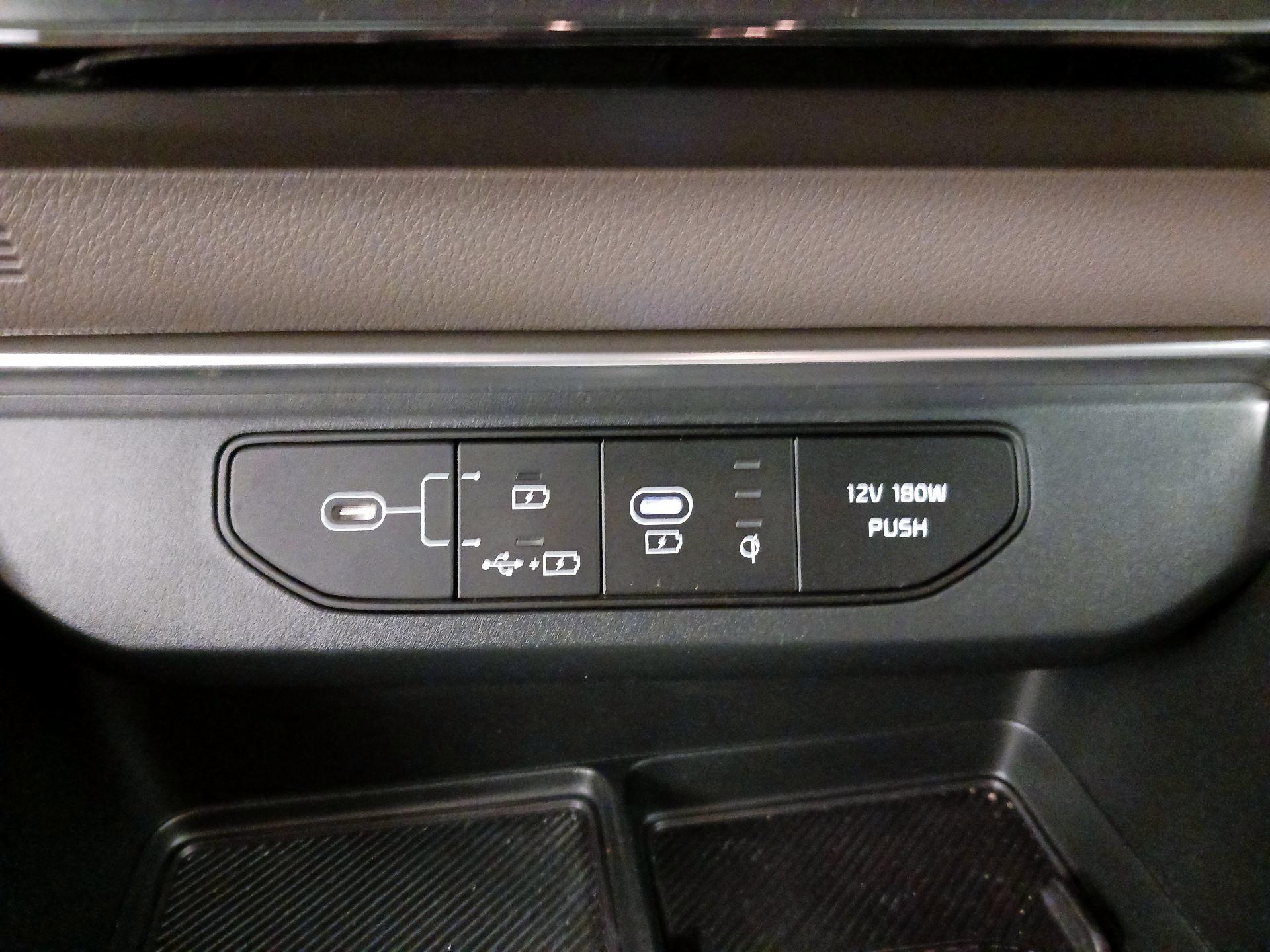 Thumbnail: 2025 Kia Carnival - 19