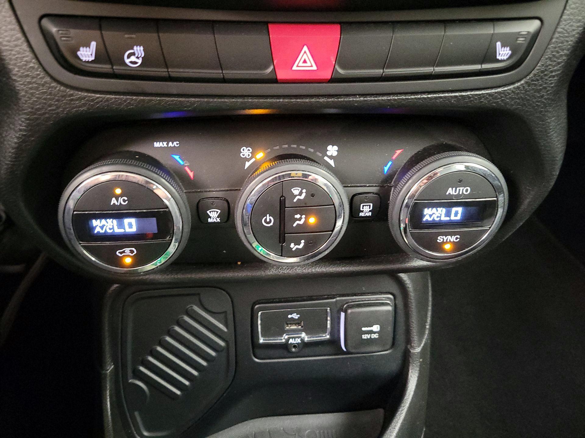 Thumbnail: 2017 Jeep Renegade - 16