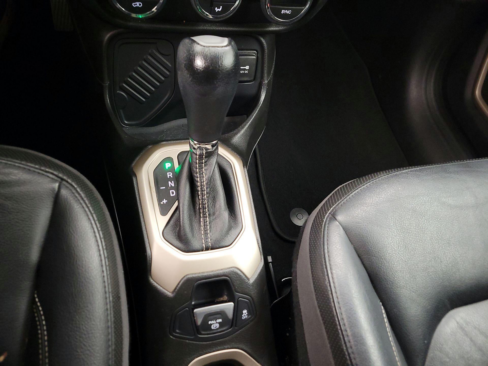 Thumbnail: 2017 Jeep Renegade - 17