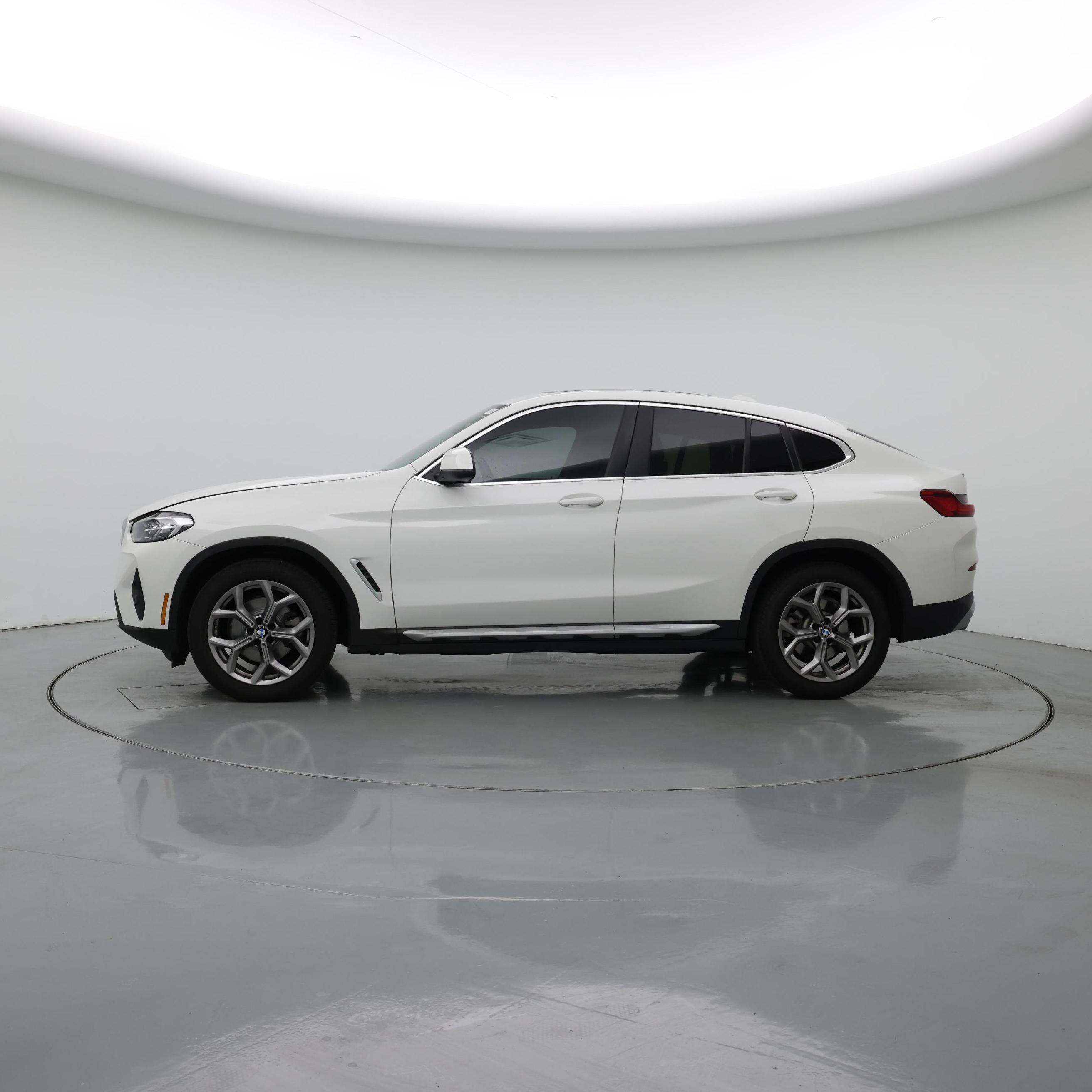 Thumbnail: 2023 BMW X4 - 3