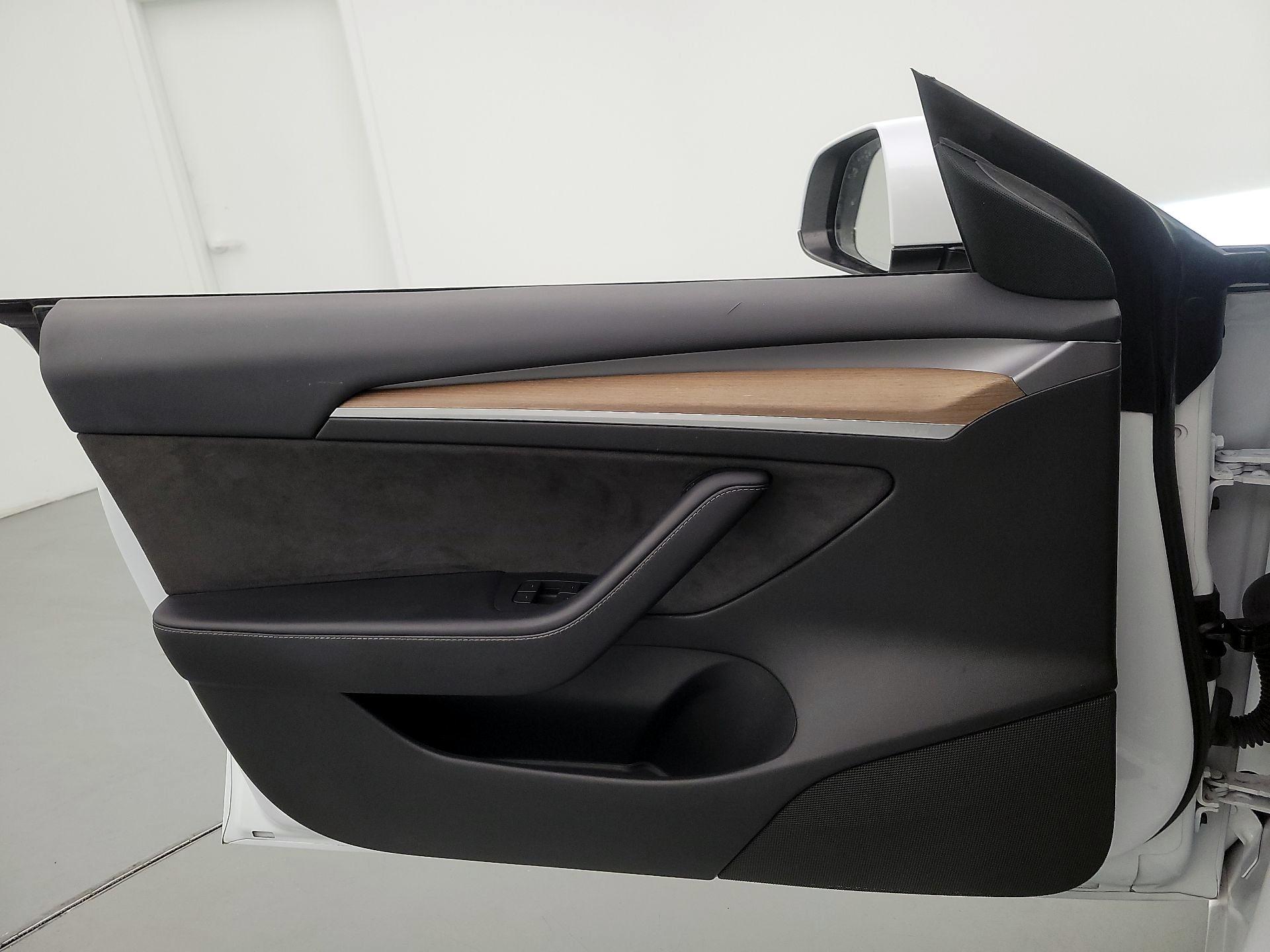 Thumbnail: 2023 Tesla Model 3 - 12