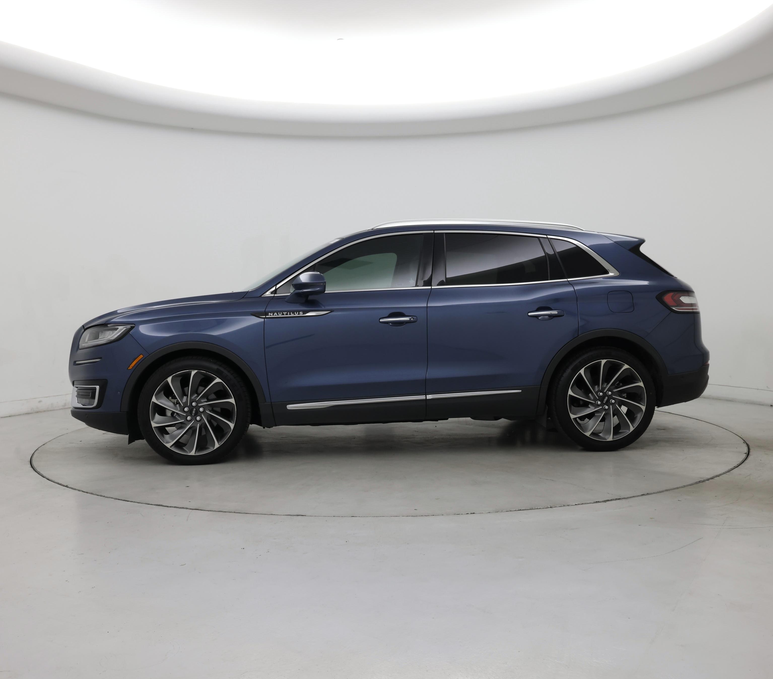 Thumbnail: 2019 Lincoln Nautilus - 3