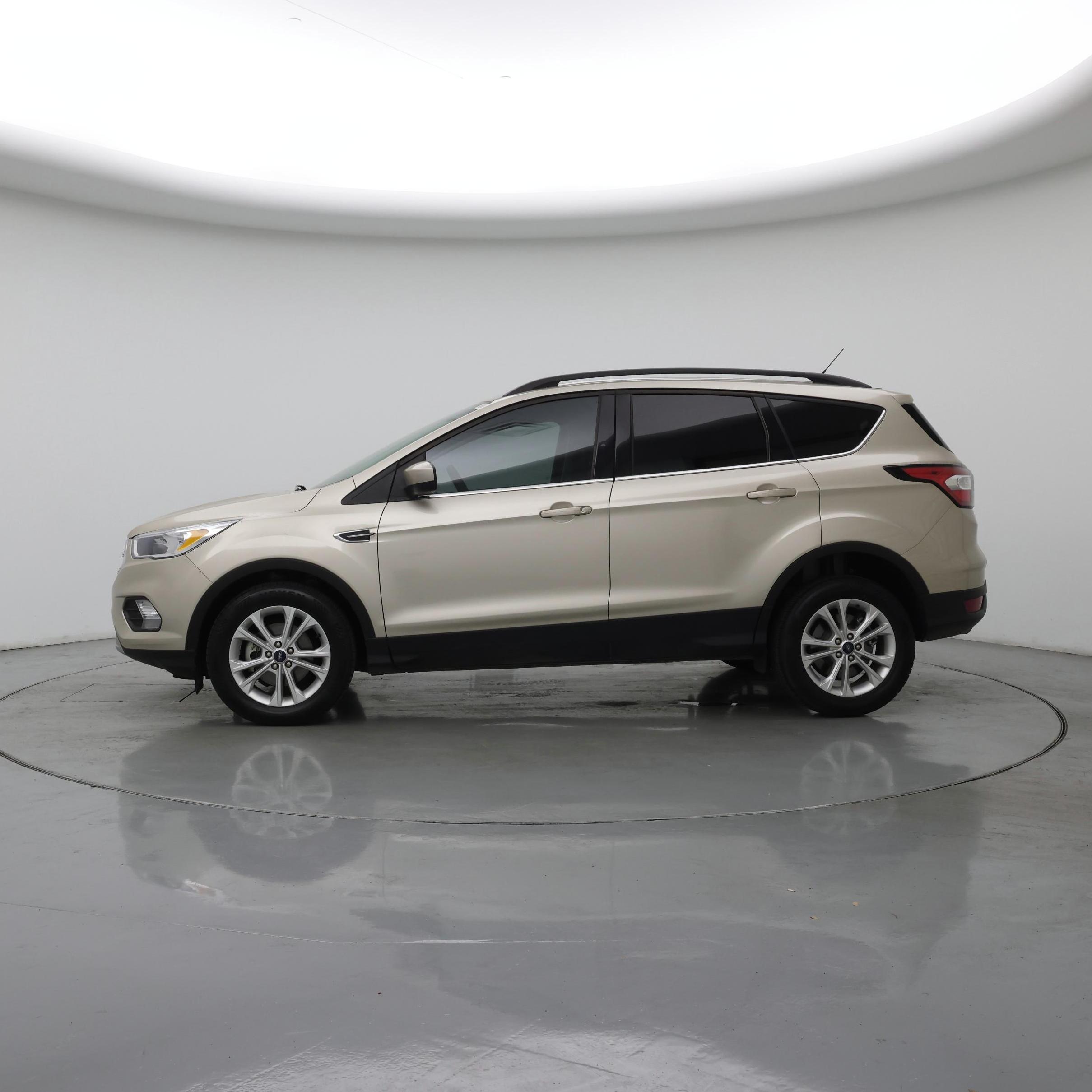 Thumbnail: 2018 Ford Escape - 3