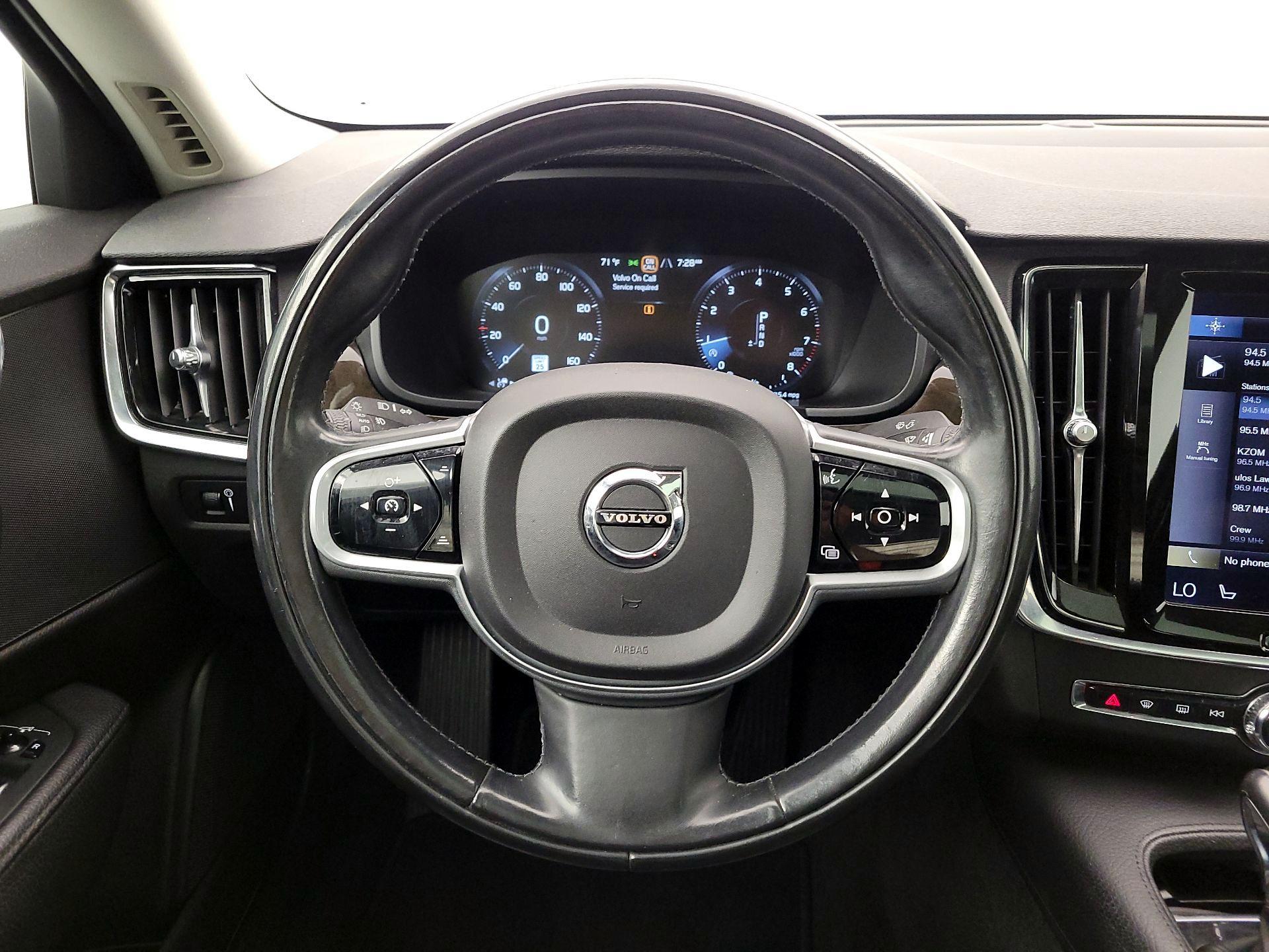 Thumbnail: 2018 Volvo S90 - 10