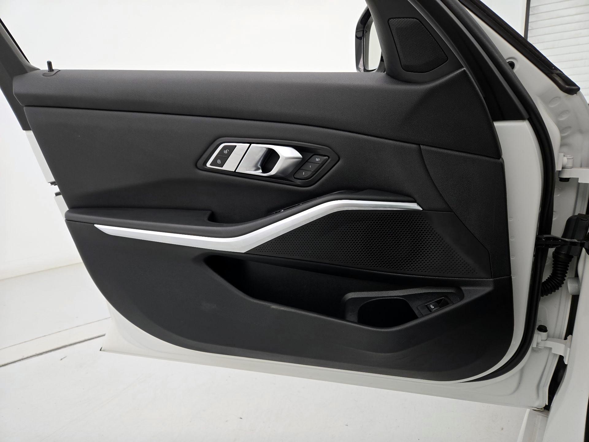 Thumbnail: 2020 BMW 3 Series - 12