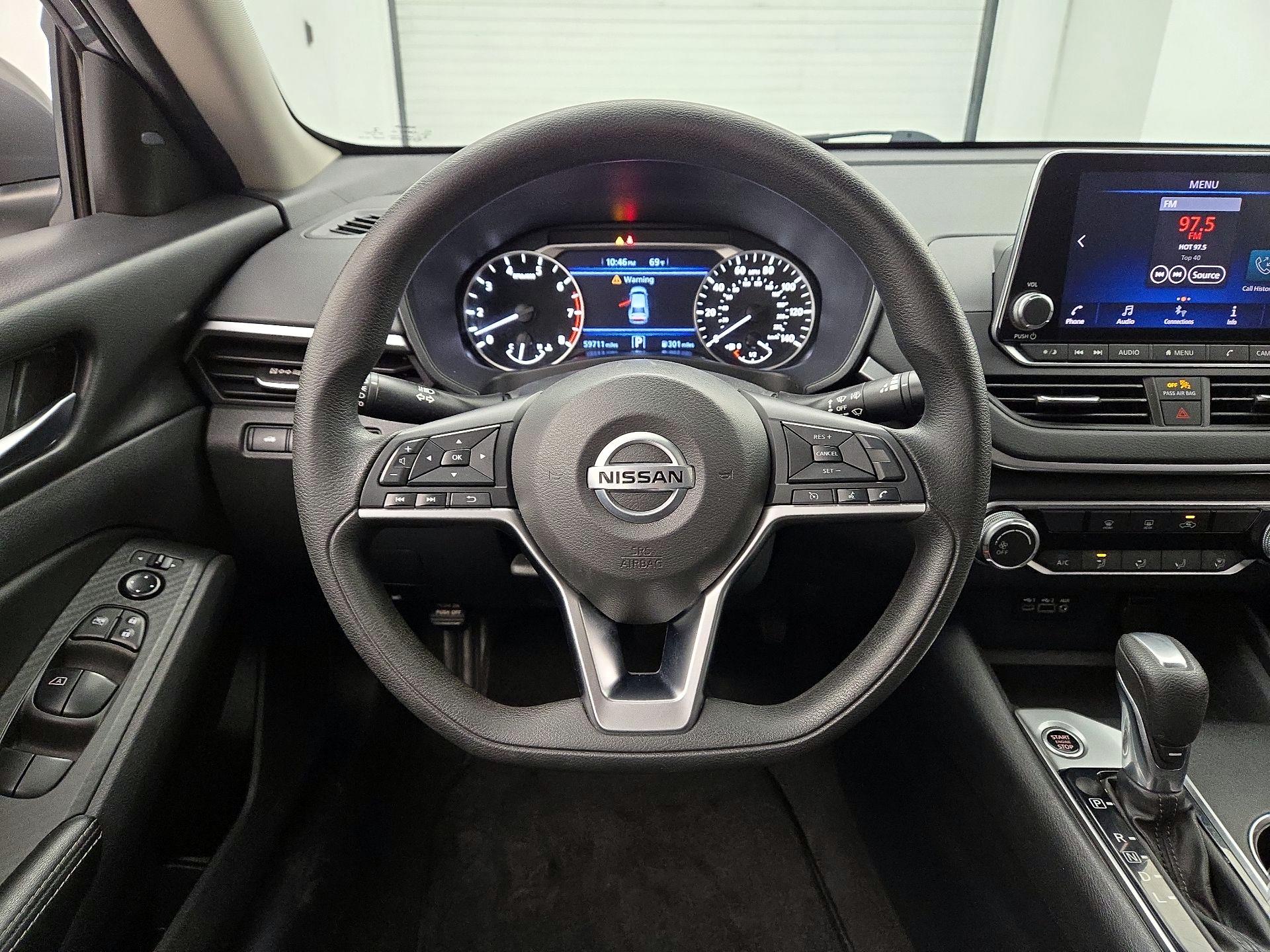 Thumbnail: 2022 Nissan Altima - 10