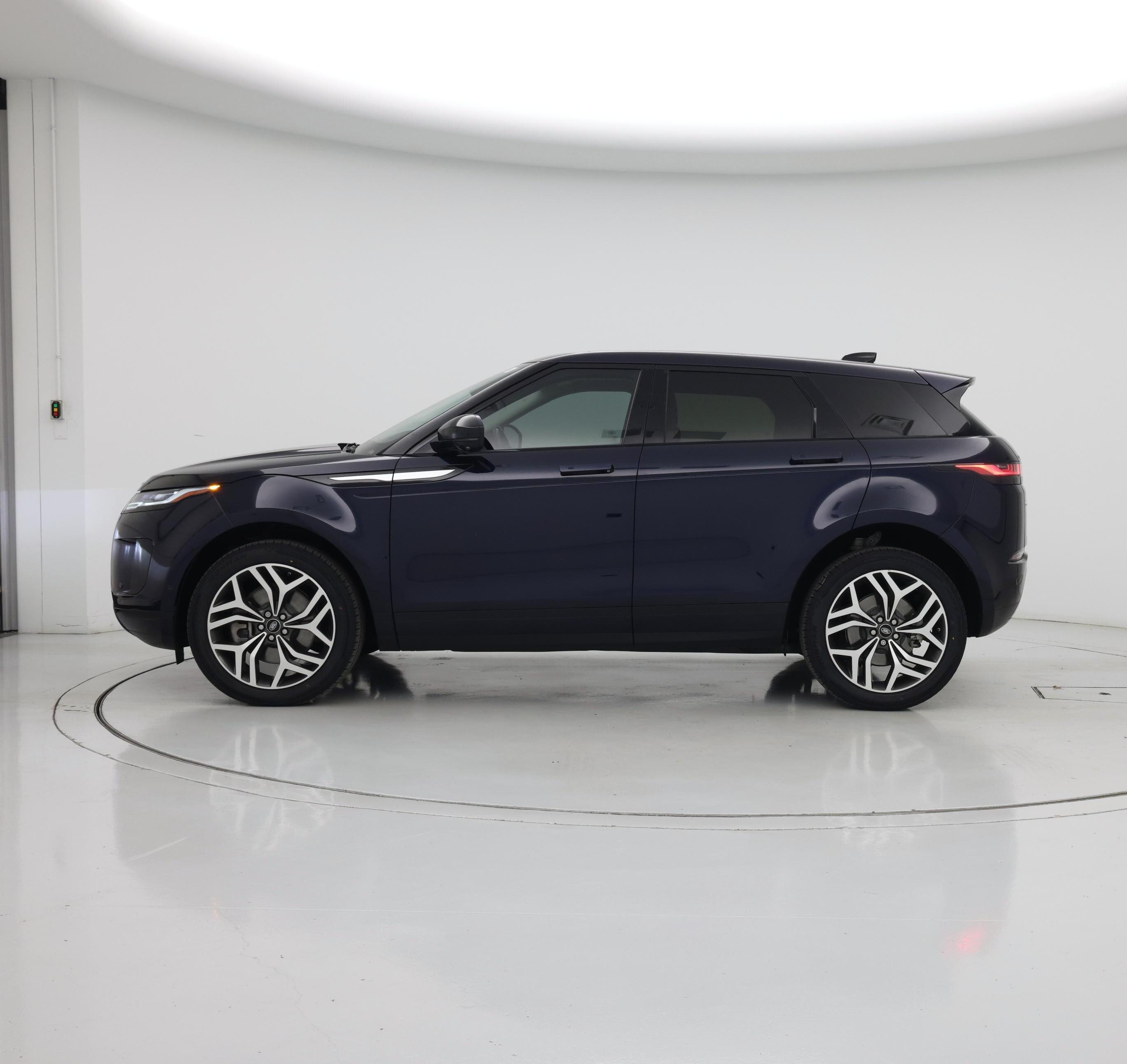 Thumbnail: 2021 Land Rover Range Rover Evoque - 3