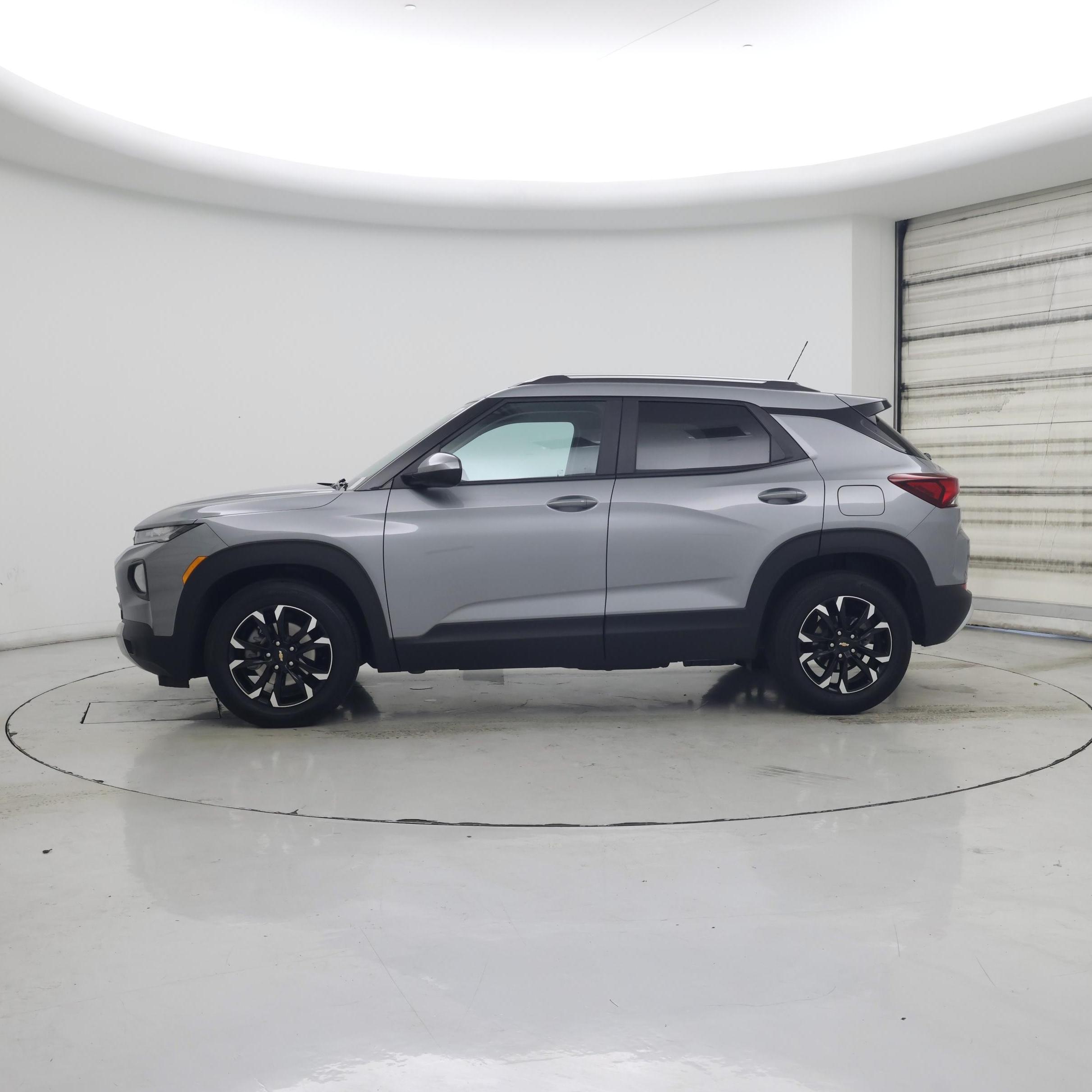 Thumbnail: 2023 Chevrolet TrailBlazer - 3