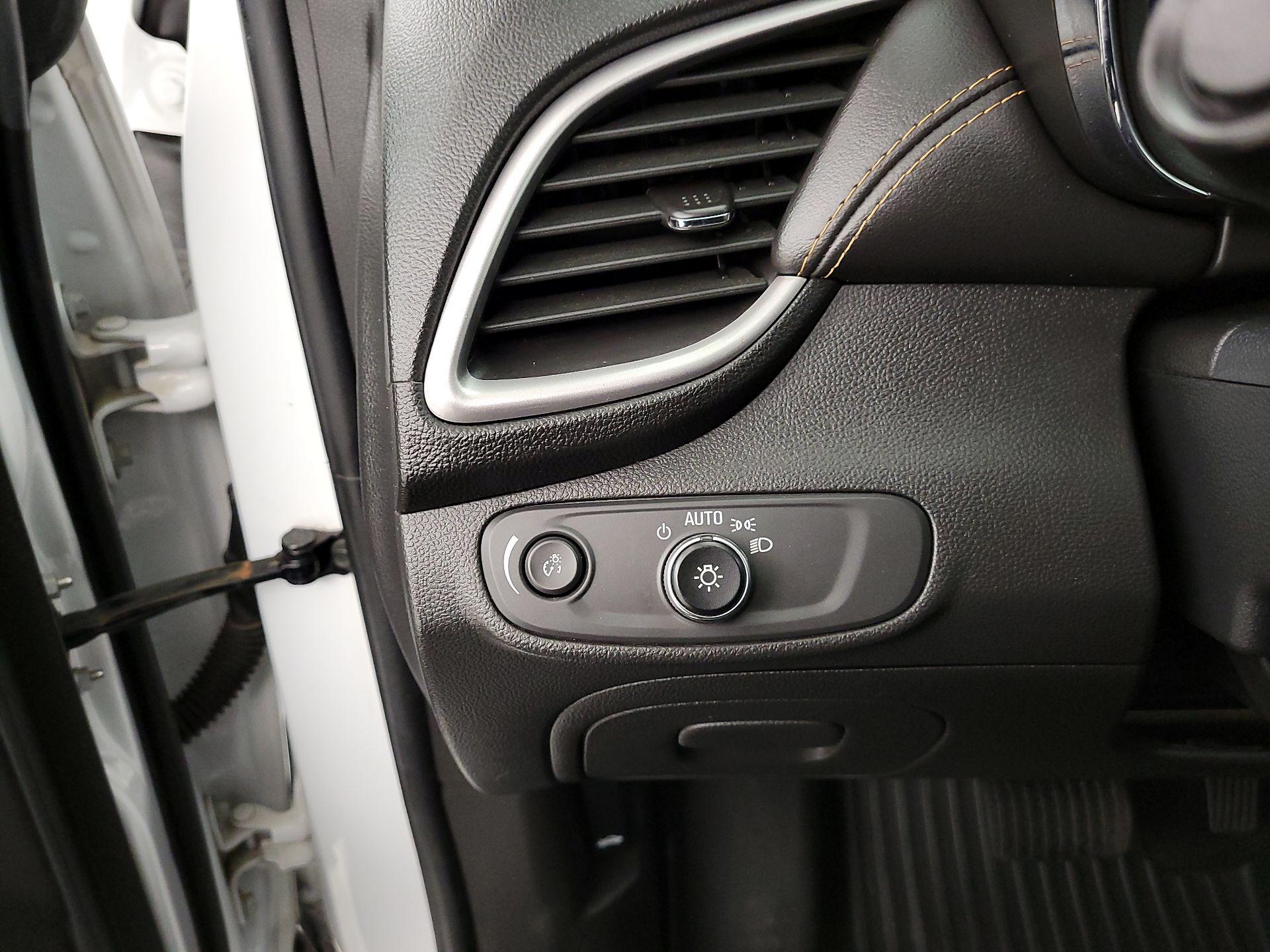 Thumbnail: 2021 Chevrolet Trax - 13