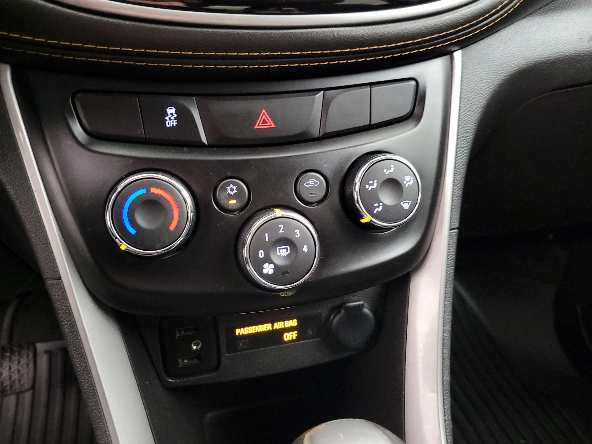 Thumbnail: 2021 Chevrolet Trax - 16