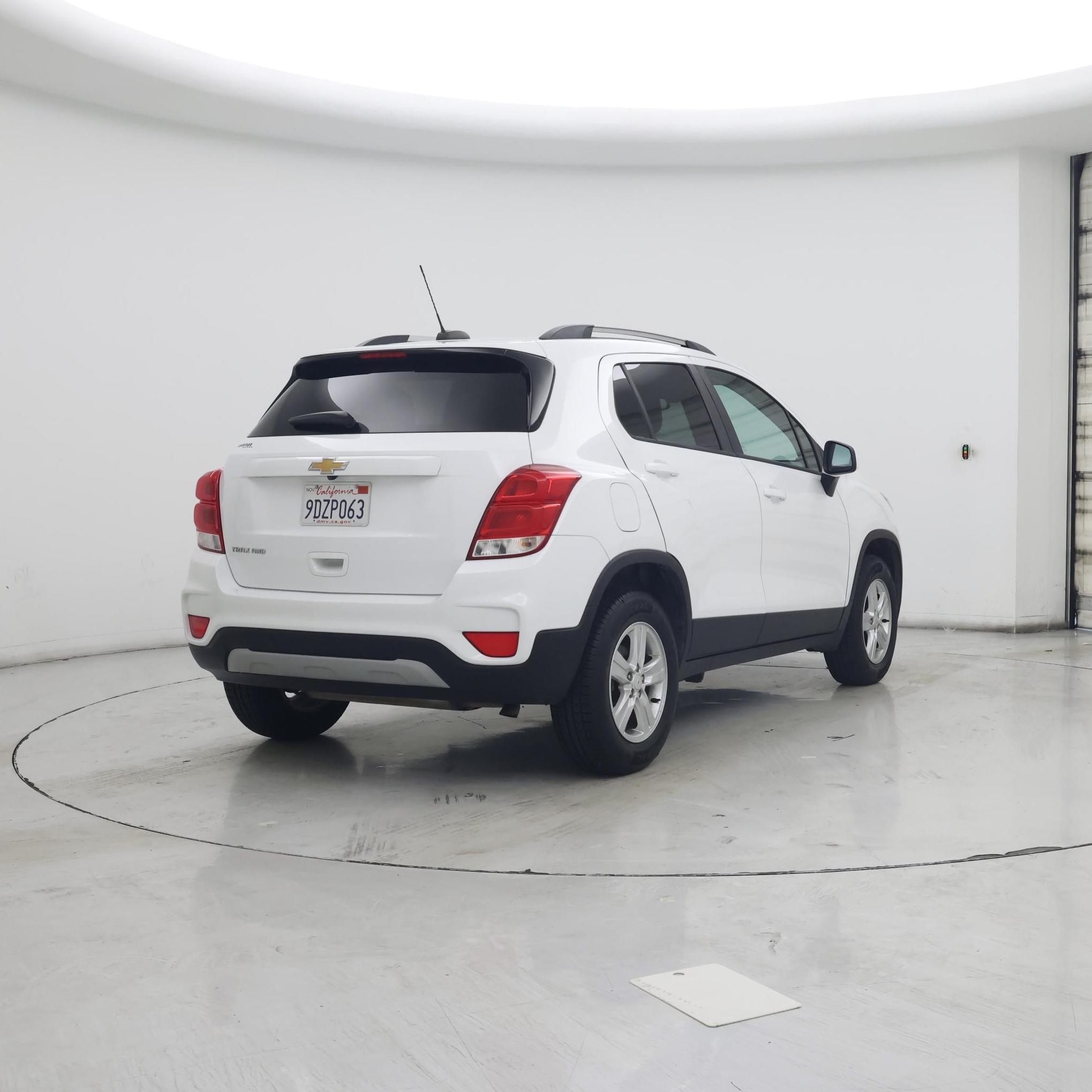 Thumbnail: 2021 Chevrolet Trax - 8