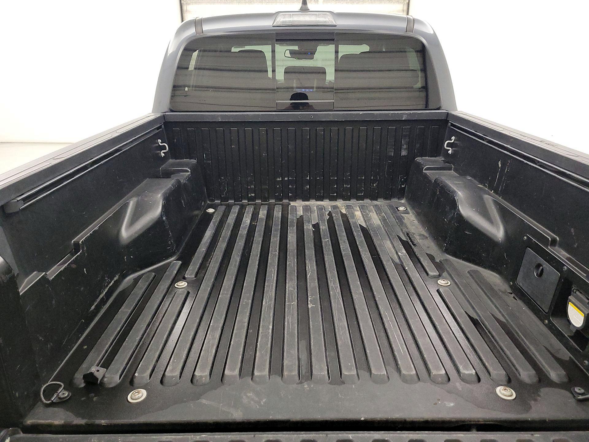 Thumbnail: 2020 Toyota Tacoma - 19