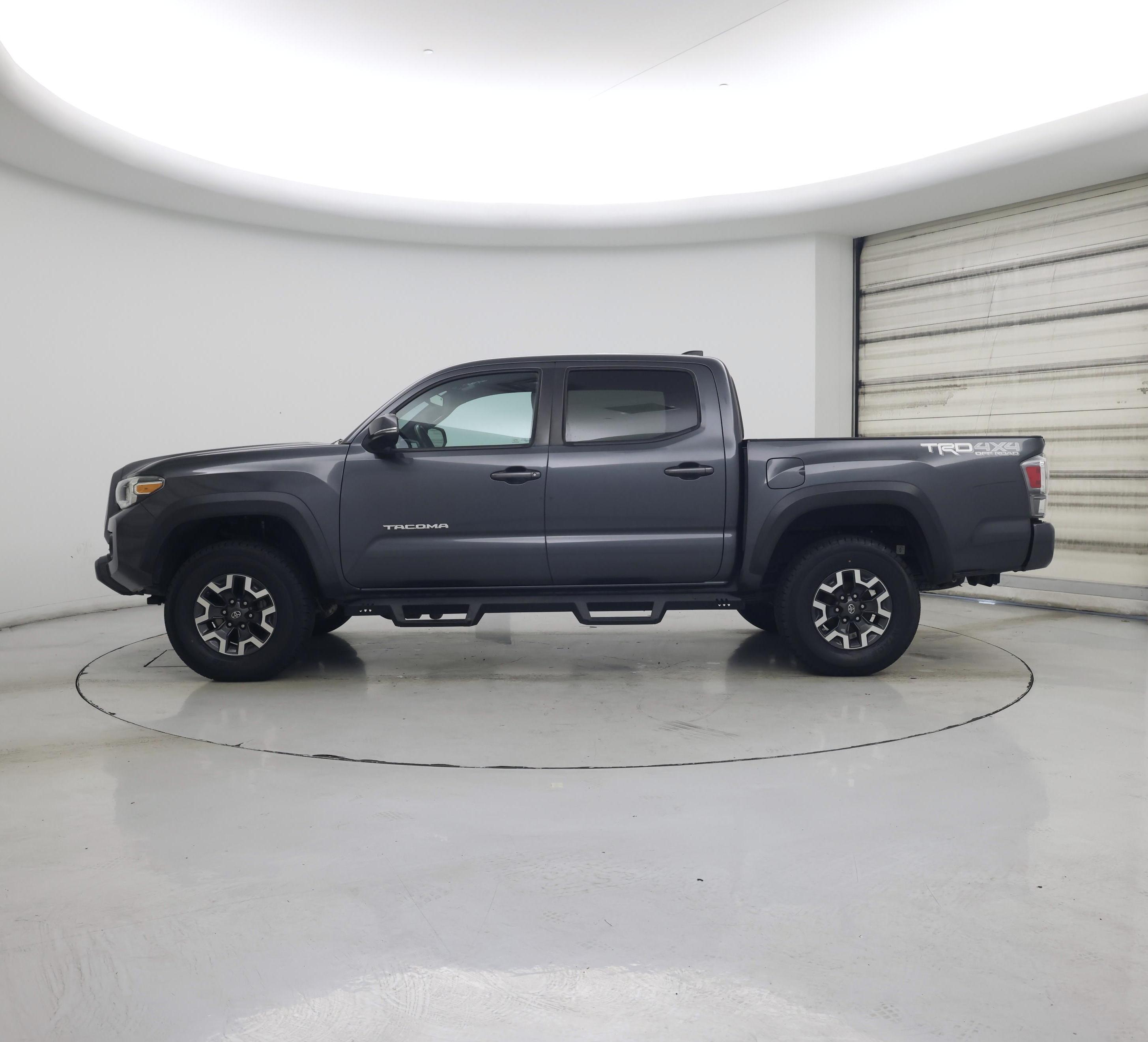 Thumbnail: 2020 Toyota Tacoma - 3