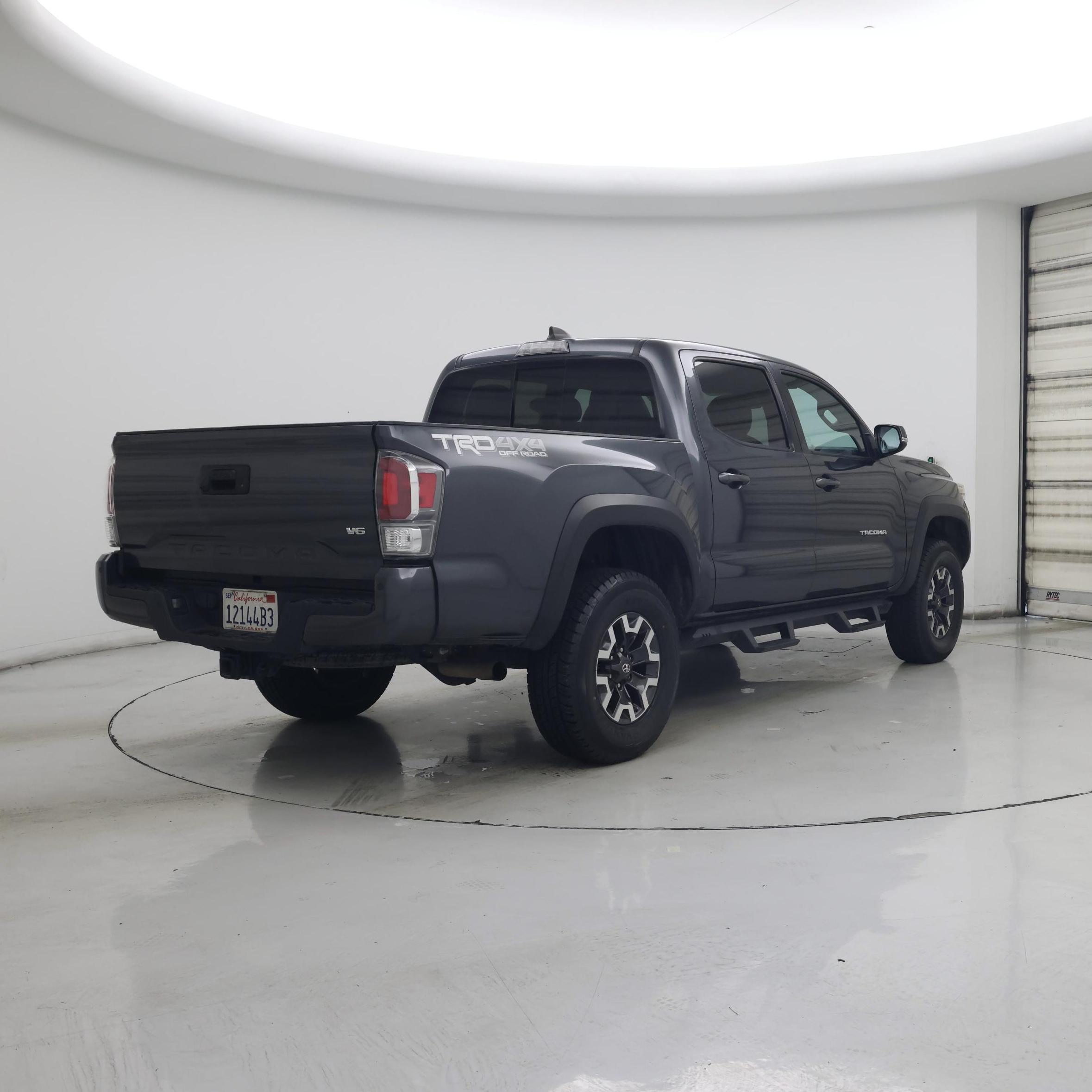 Thumbnail: 2020 Toyota Tacoma - 8