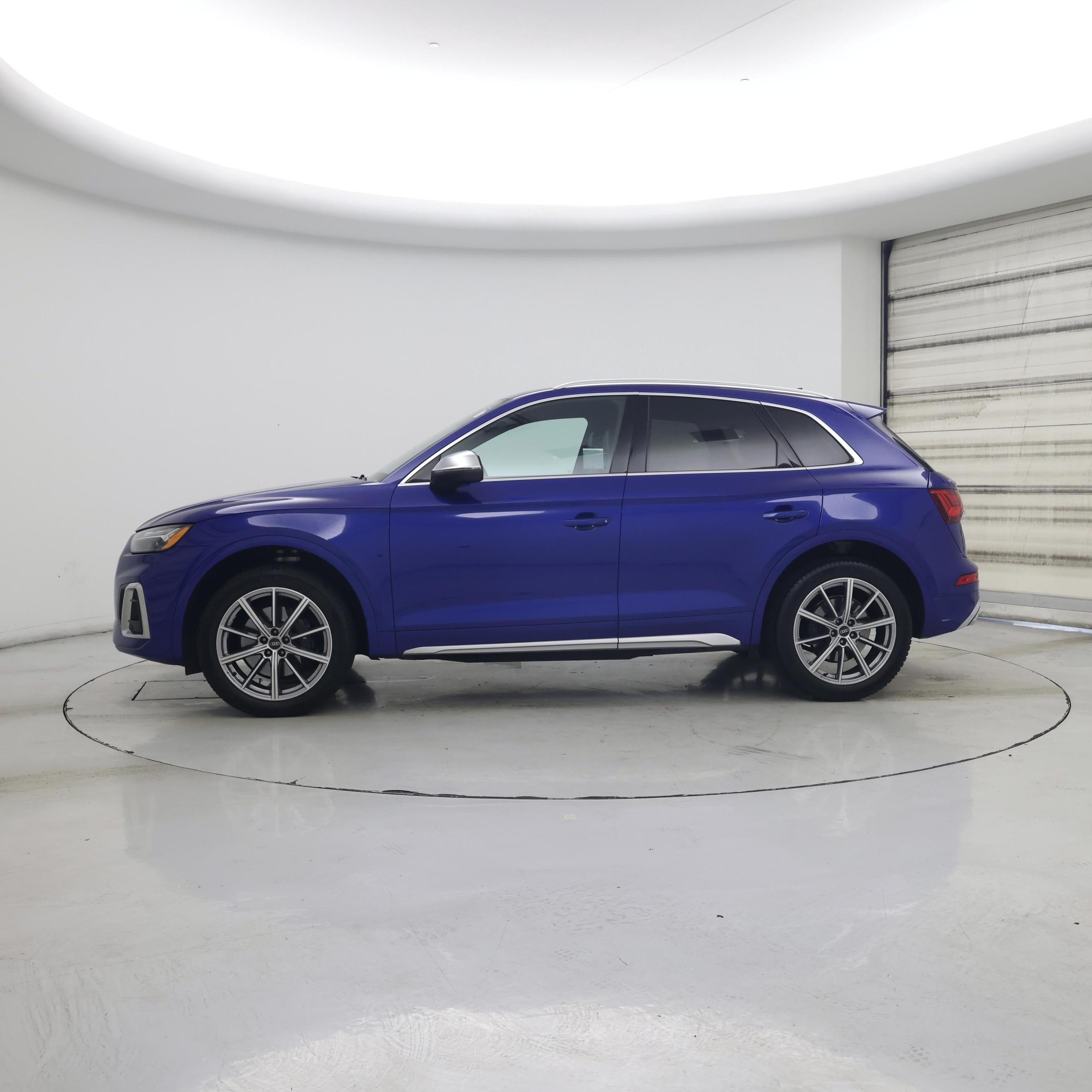 Thumbnail: 2022 Audi SQ5 - 3