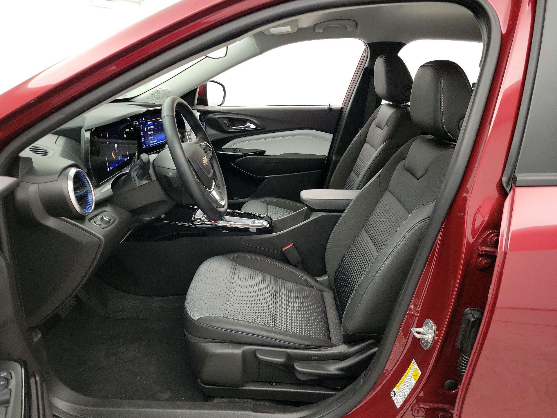 Thumbnail: 2025 Chevrolet Trax - 11