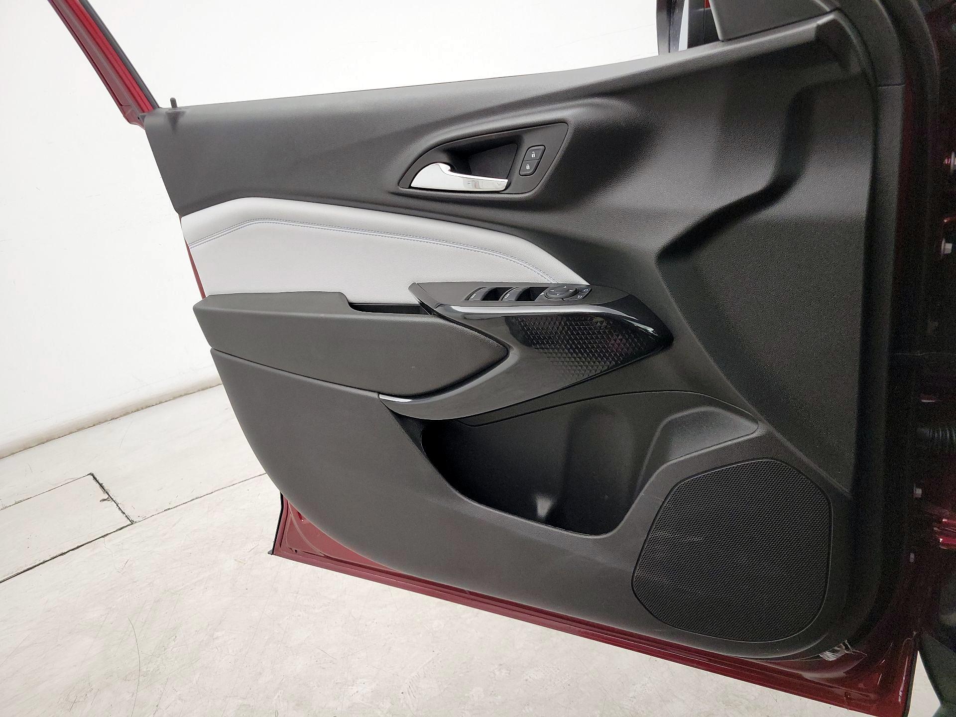 Thumbnail: 2025 Chevrolet Trax - 12